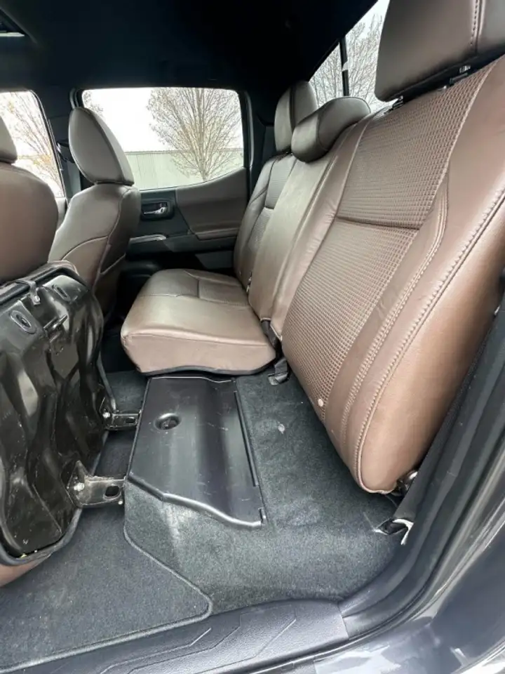 Toyota Tacoma снимка Toyota Tacoma