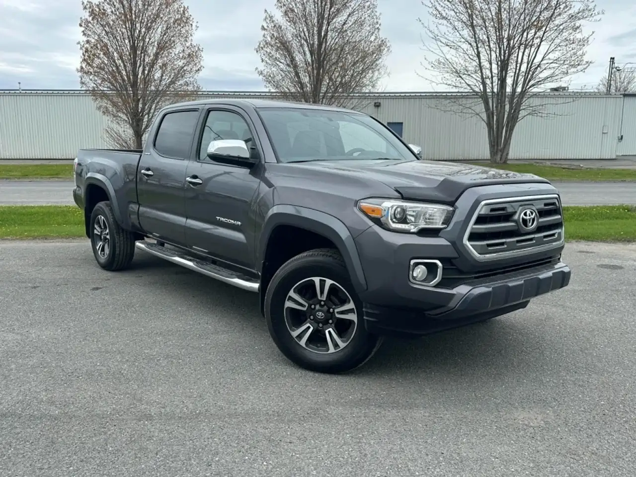 Toyota Tacoma снимка Toyota Tacoma