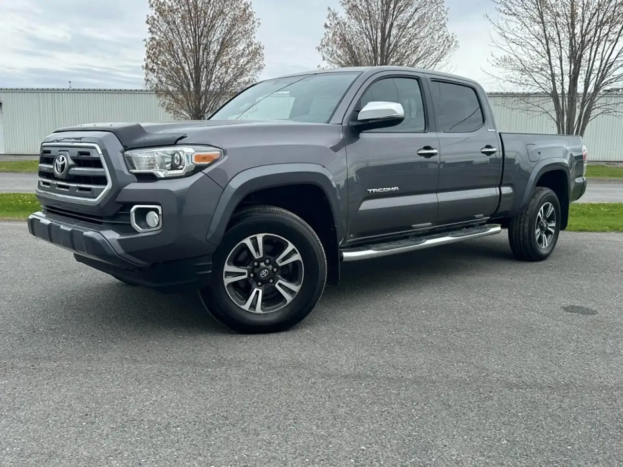Toyota Tacoma снимка Toyota Tacoma