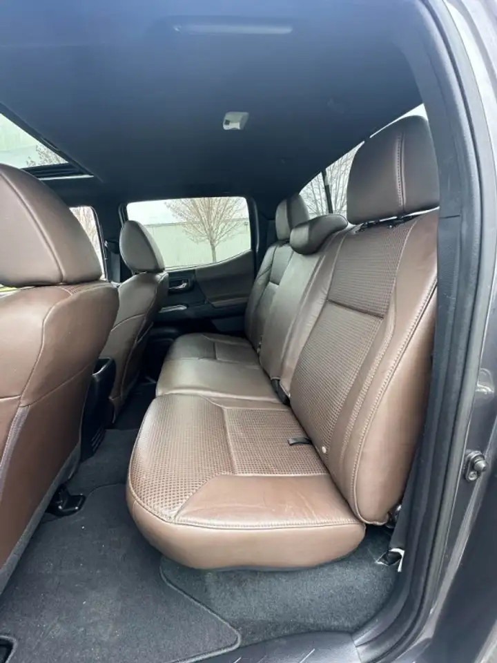 Toyota Tacoma снимка Toyota Tacoma