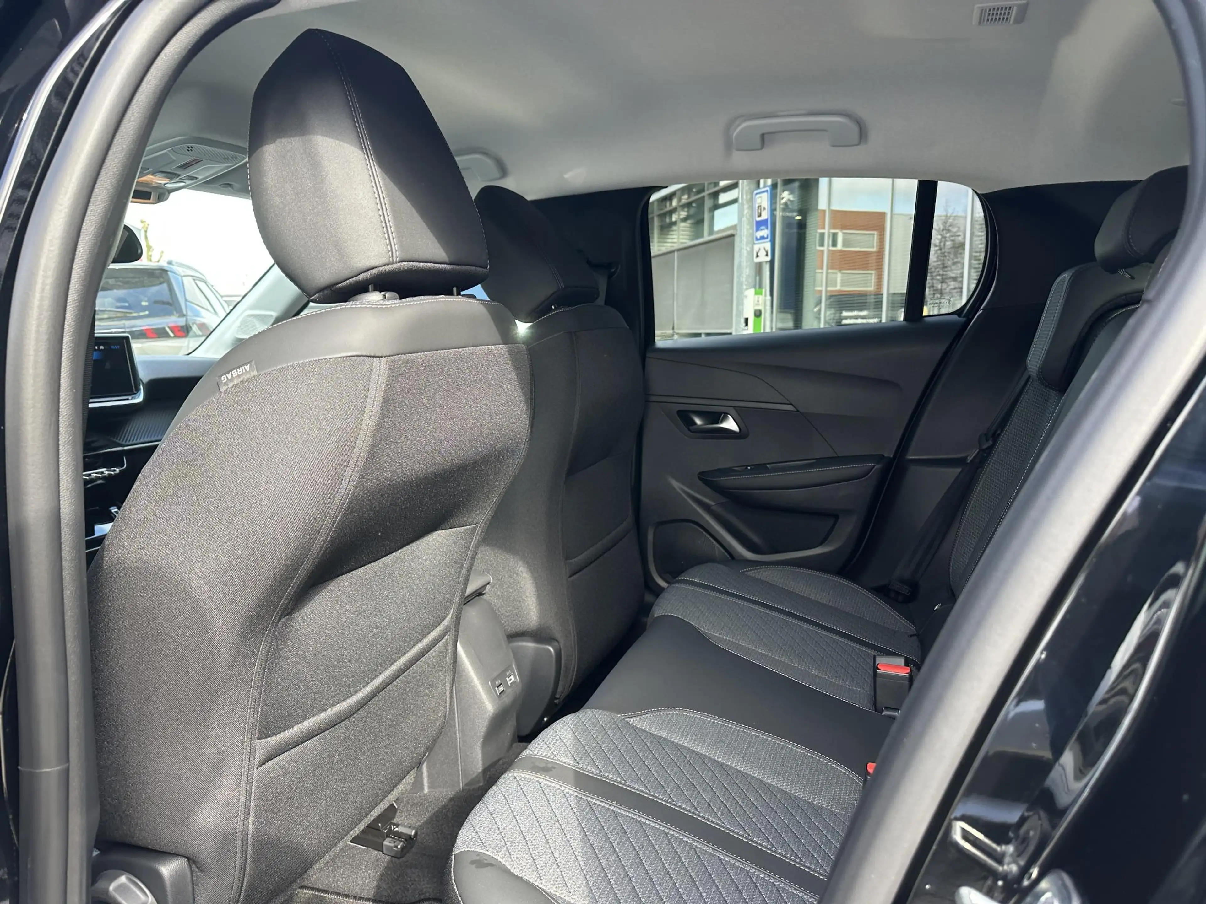 Peugeot e-208 EV Style 50 kWh Navigatie | Apple Carplay/Android — photo 8