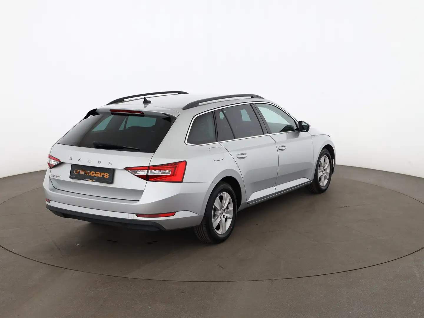Skoda Superb Combi 1.6 TDI Ambition Aut LED SITZHZG NAV Silber - 2
