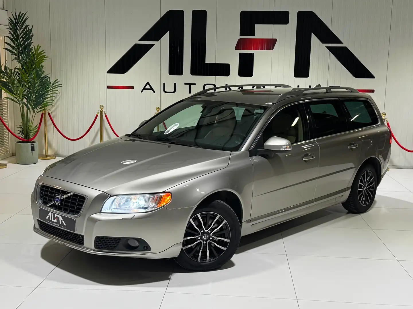 Volvo V70 2.0 D Ocean Race*Xenon*Gps*Radars*Garantie 12 mois Bruin - 1