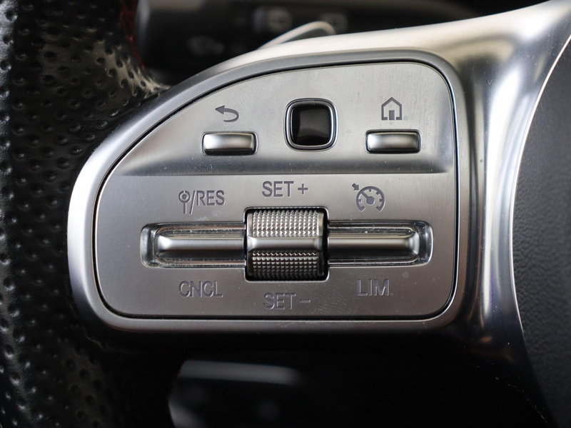 Mercedes-Benz GLA 200 Business Solution AMG / Memory-Stoelen / Panaroma- — photo 13