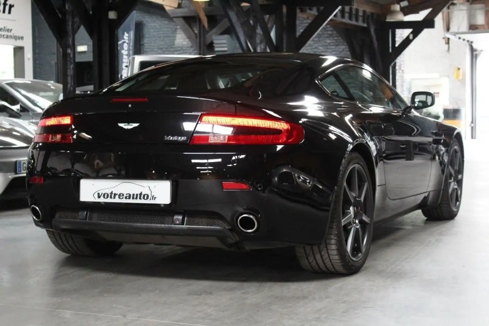 Aston Martin Vantage COUPE 4.3 390 Czarny - 2