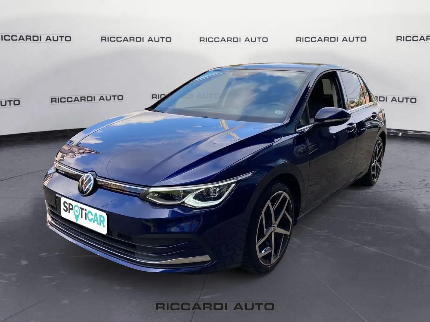 Volkswagen Golf 8ª serie 1.5 eTSI 150 CV EVO ACT DSG Style Bleu - 1