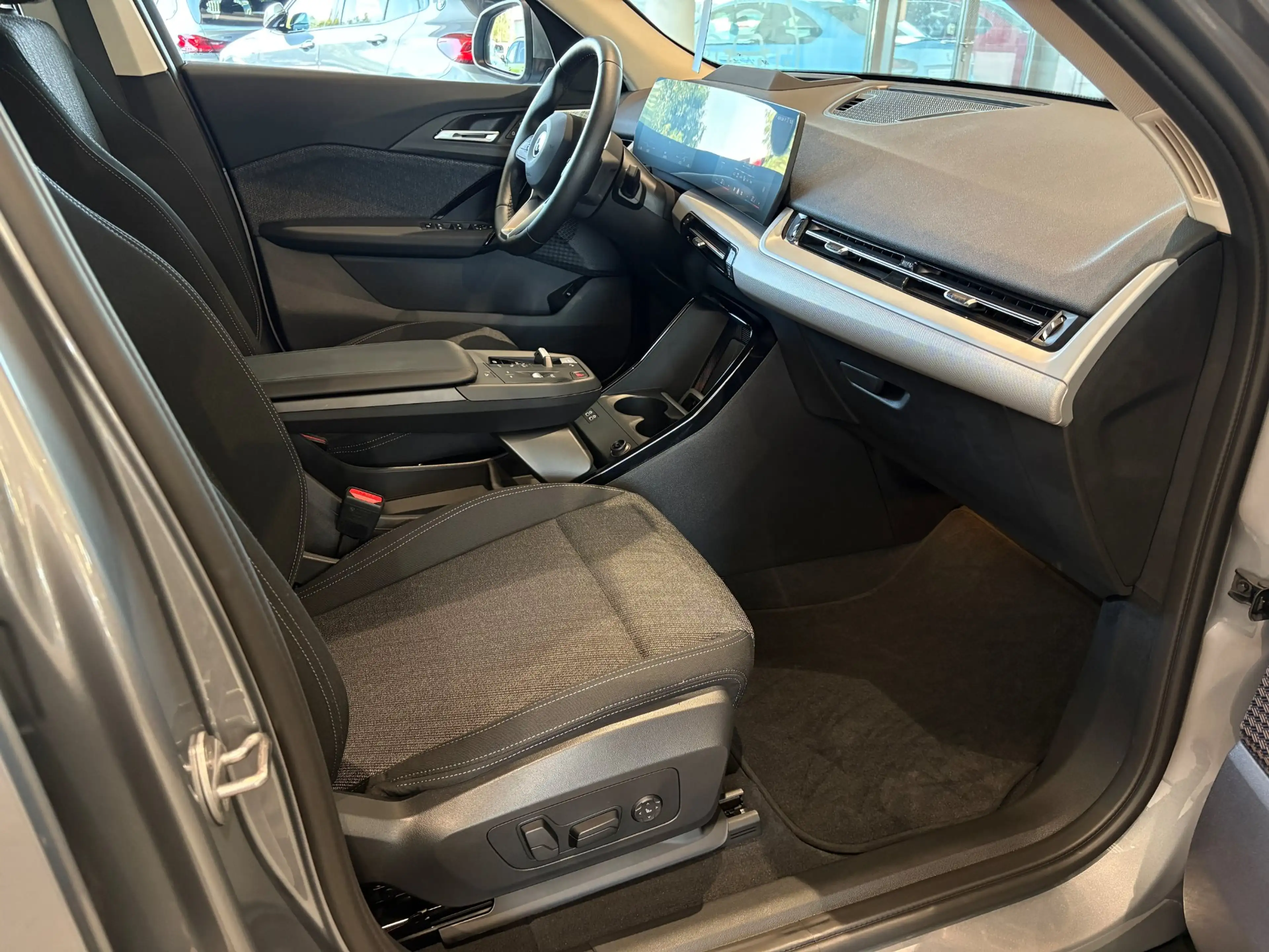 BMW iX2 ix2 xDrive30 Navi Tempom.aktiv Bluetooth PDC HeadU — photo 10