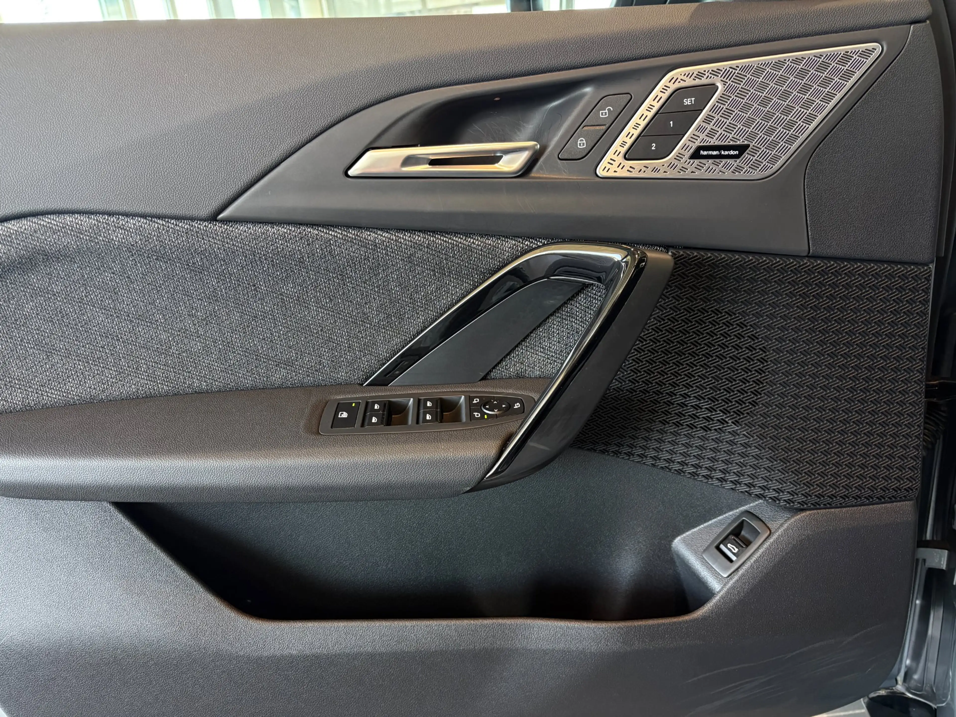 BMW iX2 ix2 xDrive30 Navi Tempom.aktiv Bluetooth PDC HeadU — photo 4