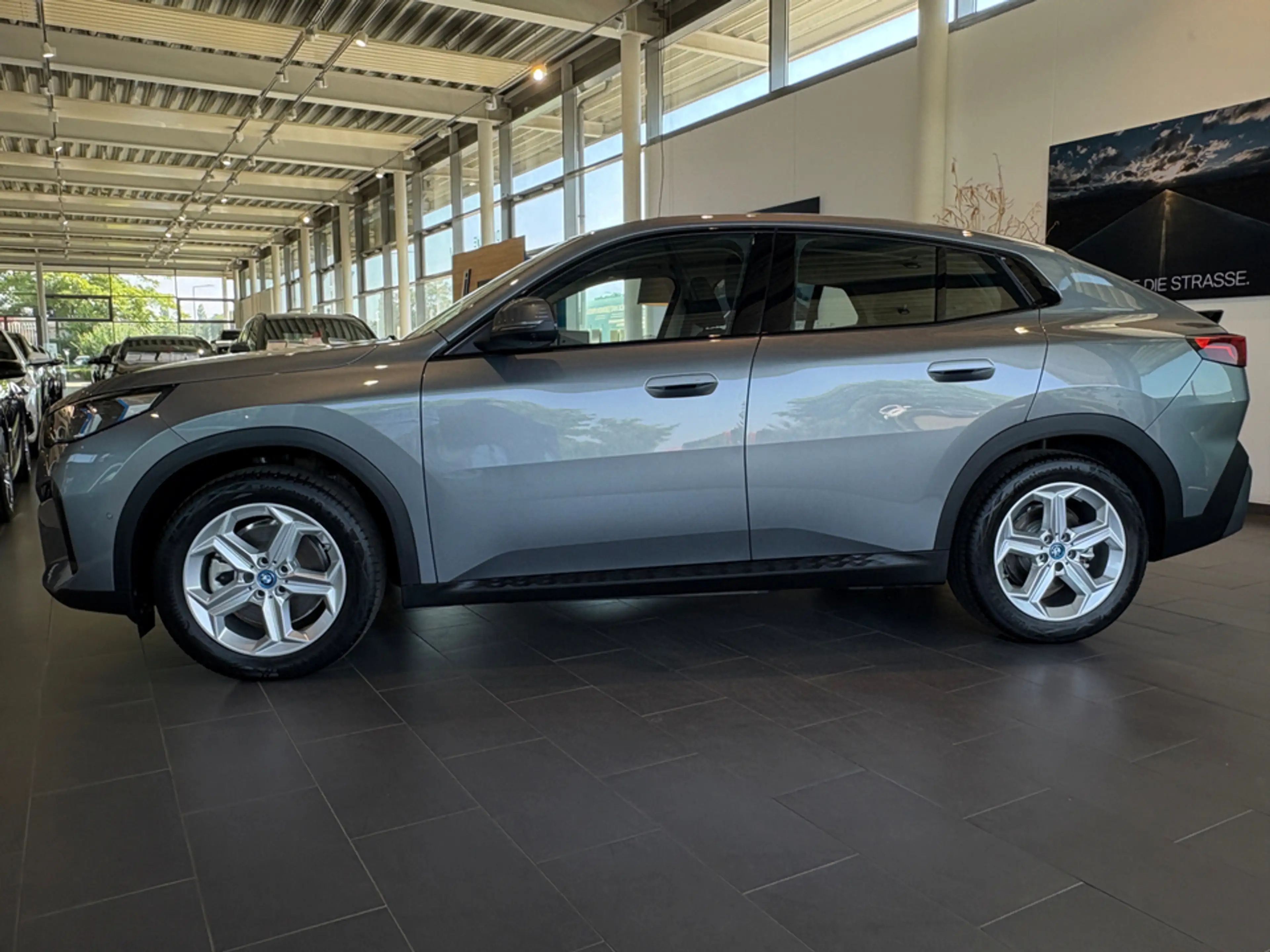 BMW iX2 ix2 xDrive30 Navi Tempom.aktiv Bluetooth PDC HeadU — photo 5