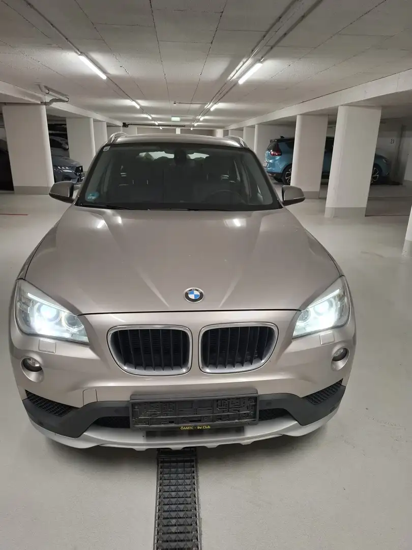 BMW X1 X1 sDrive20d Aut. Silber - 1