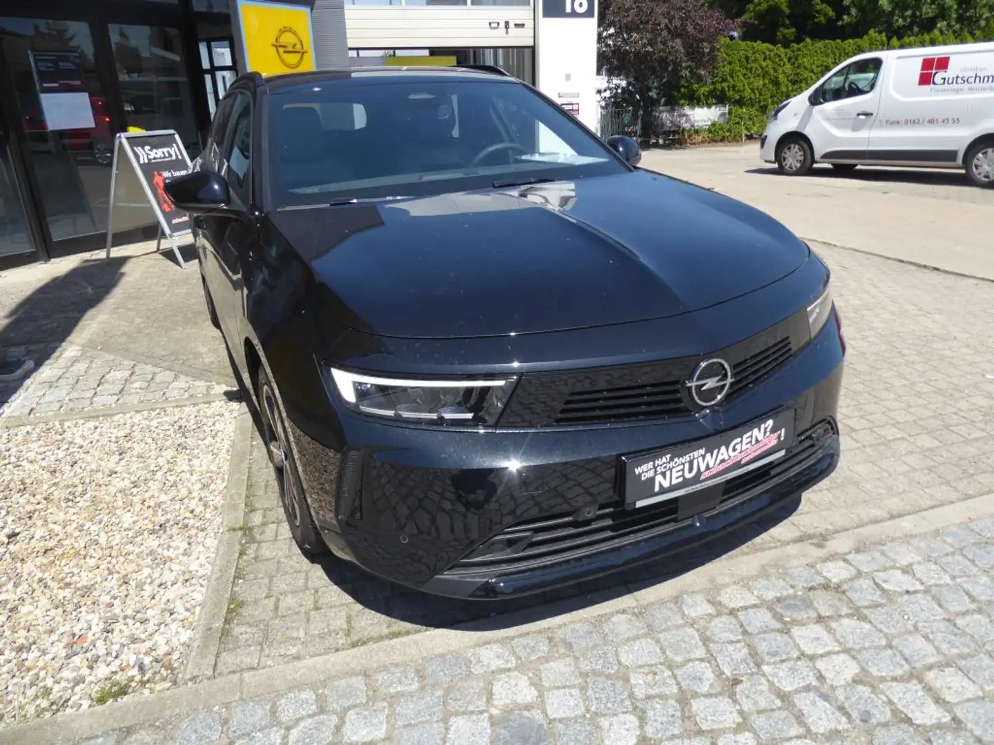Opel Astra Sports Tourer 1.2 Turbo Automatik Edition (L) Zwart - 2