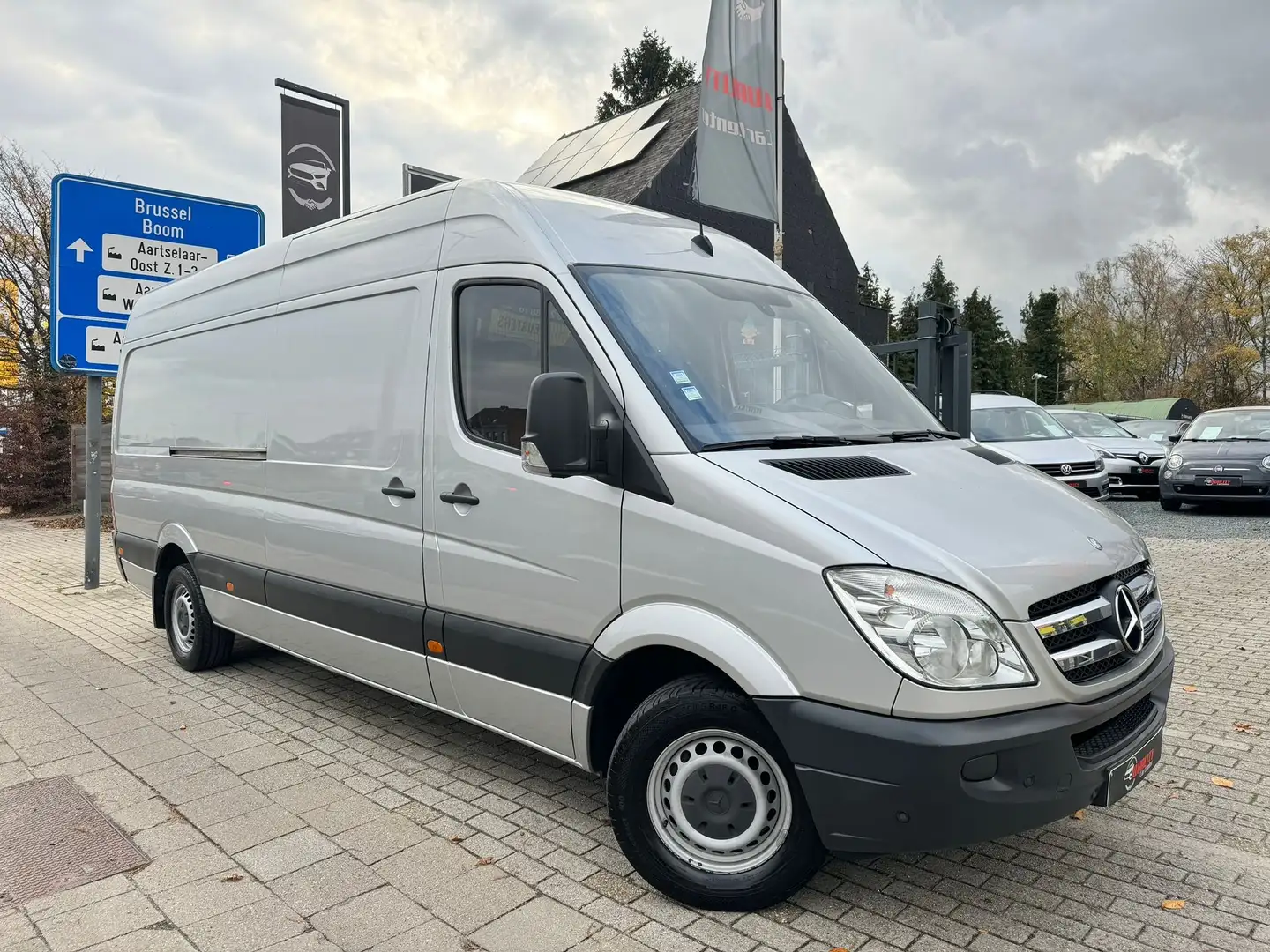 Mercedes-Benz Sprinter 318 CDI 3.0 V6 136000 km AUTOMAAT H2 L4 184 pk Gris - 1