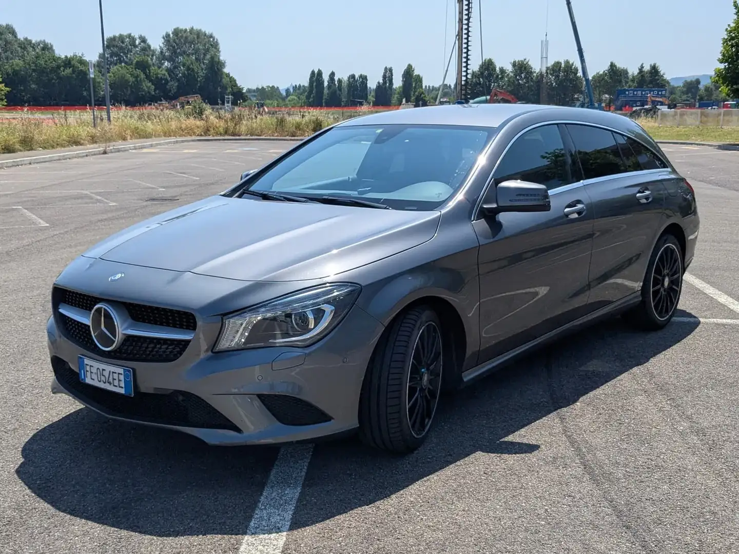 Mercedes-Benz CLA 200 CLA  Shooting Brake 2.2D Sport Night Gri - 1
