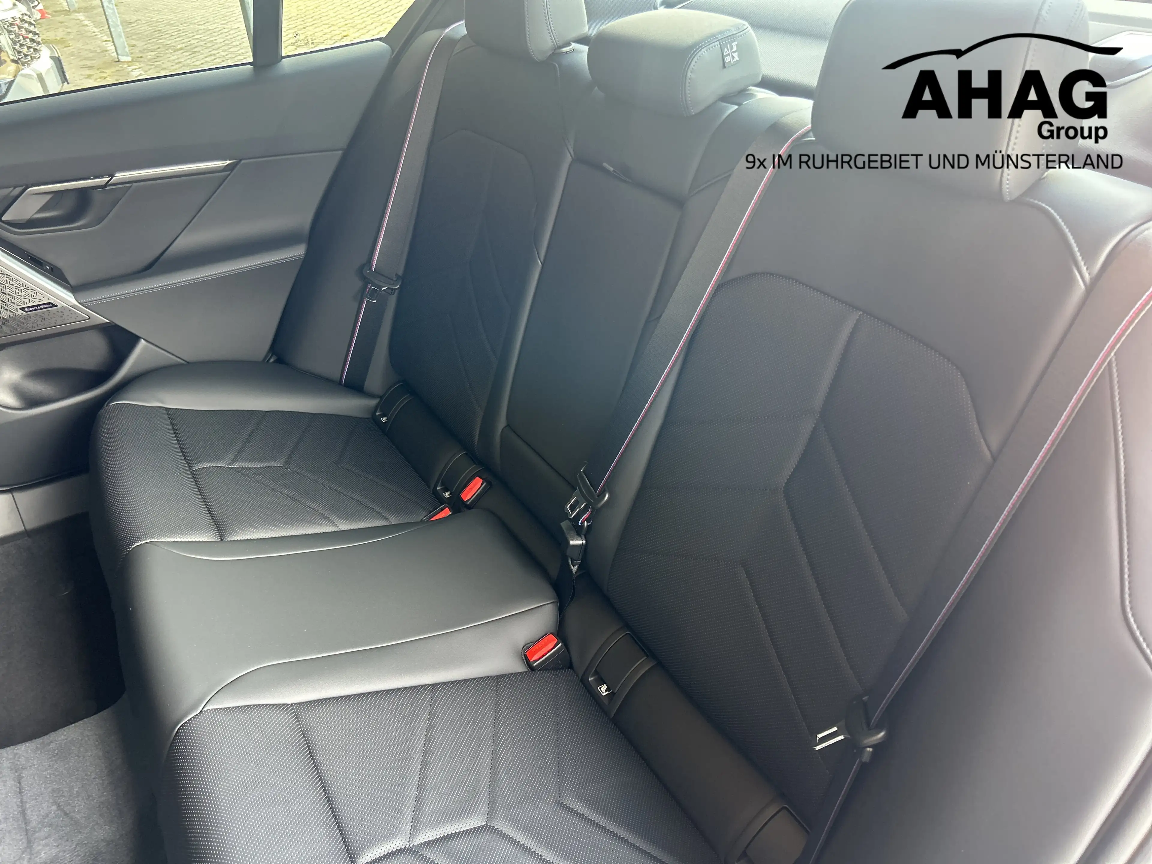 BMW 550 e xDrive Limousine — photo 14