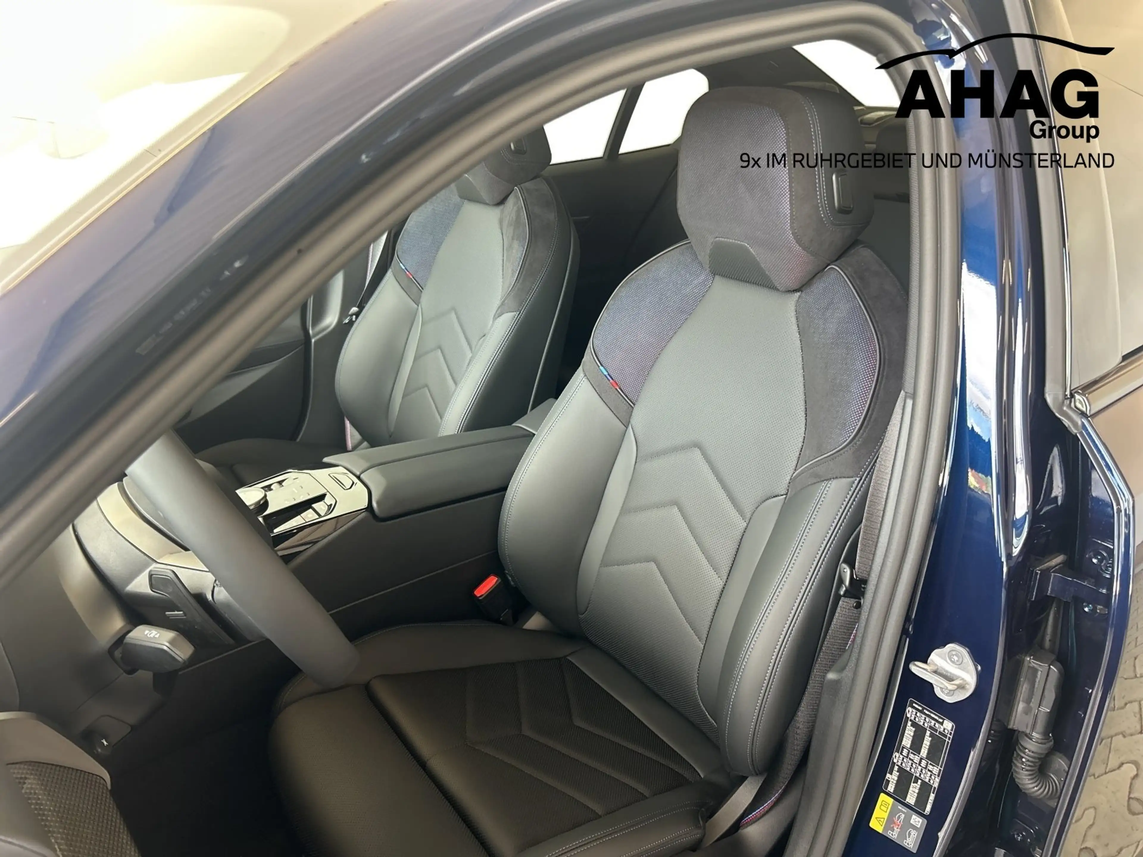BMW 550 e xDrive Limousine — photo 7