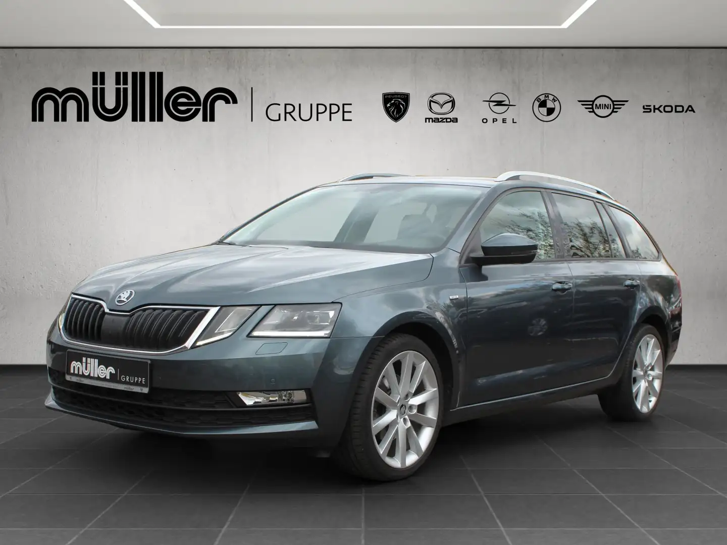 Skoda Octavia Combi 1.4 TSI DSG Drive Grau - 1
