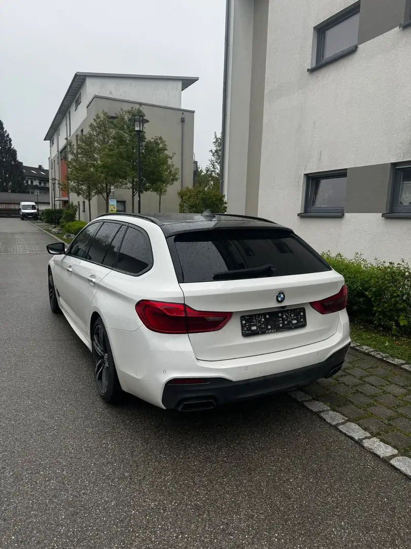 BMW 550 M550d xDrive Touring Sport-Aut. Weiß - 2