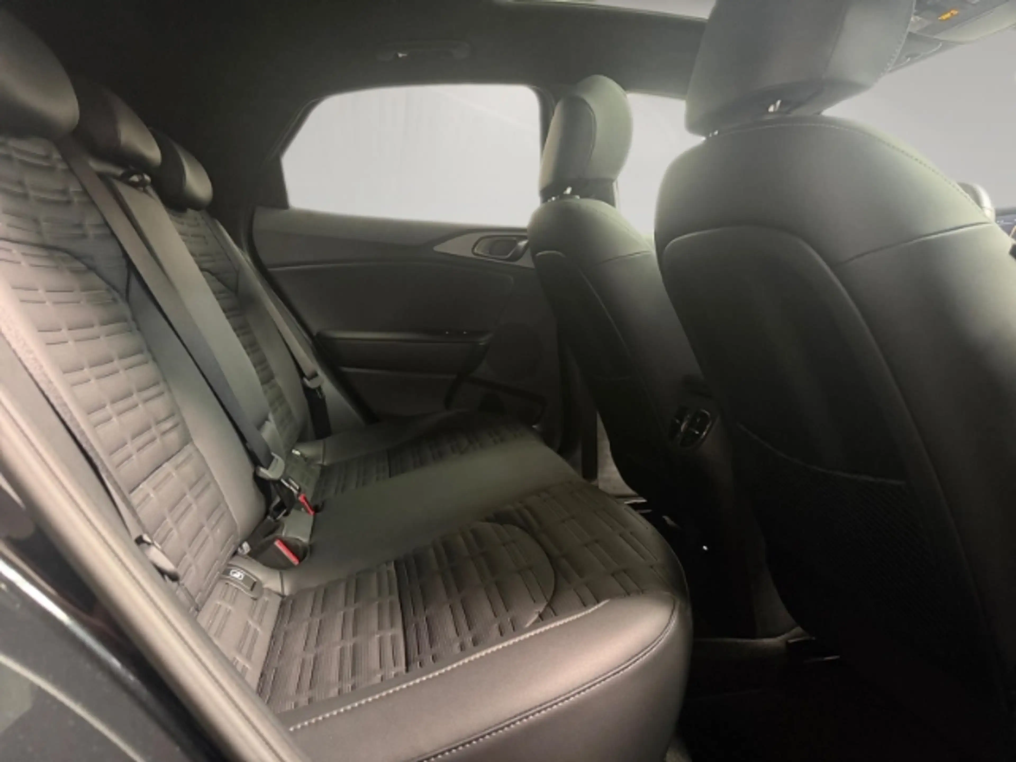 Kia XCeed Spirit 1.6 GLASDACH,MEMORY,CARPLAY,LED,SITZHZG — photo 13