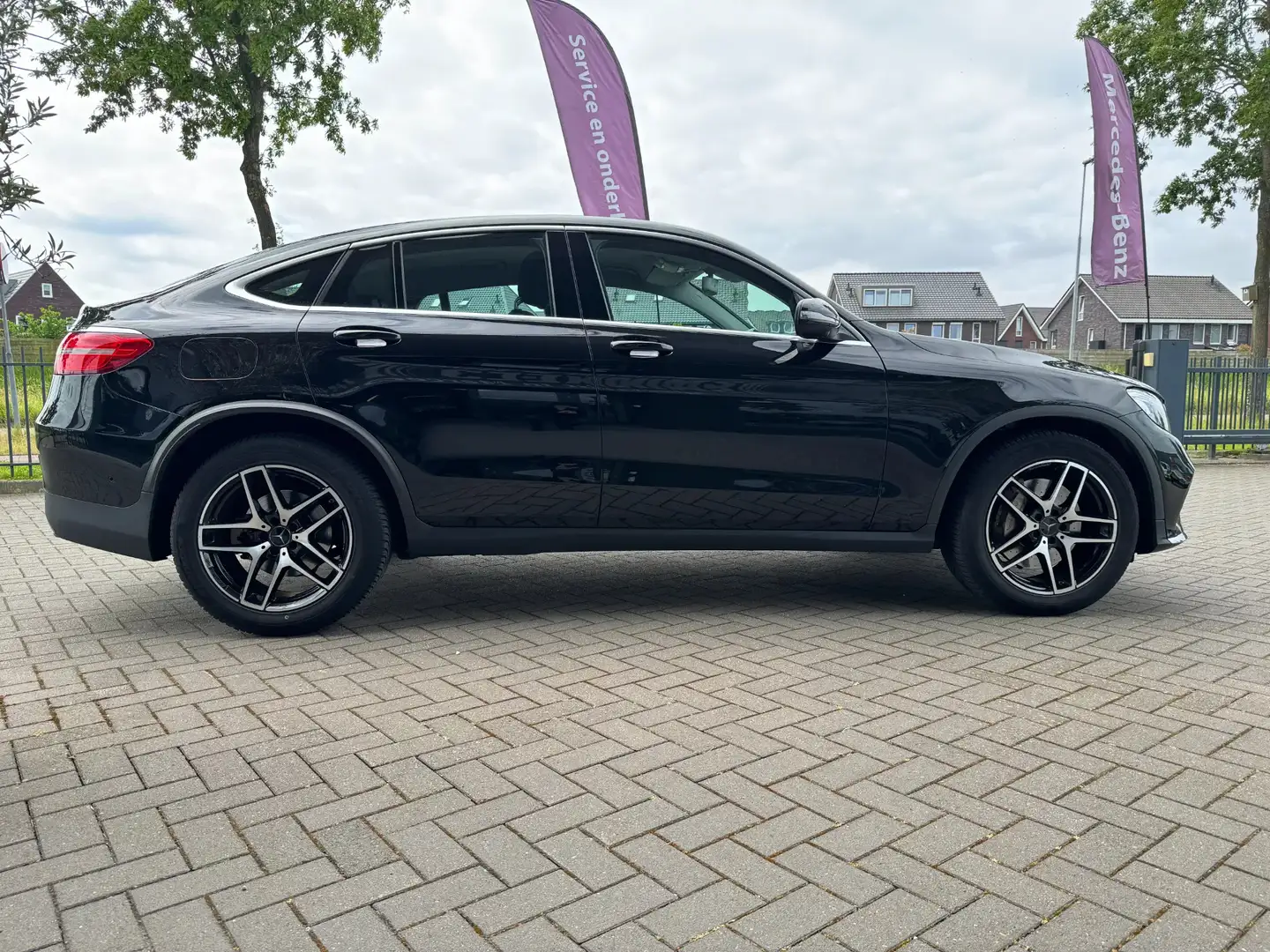 Mercedes-Benz GLC 250 4 Matic Coupé, AMG styling, Trekhaak Schwarz - 2