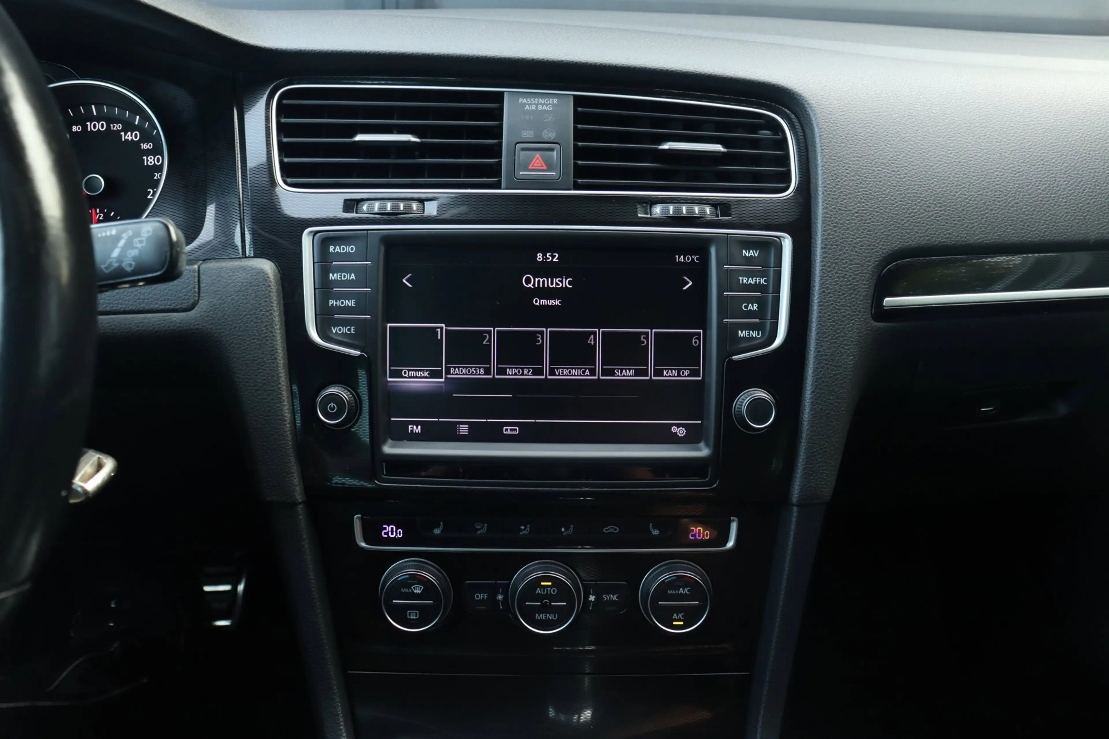 Volkswagen Golf GTE 1.4 TSI — photo 13