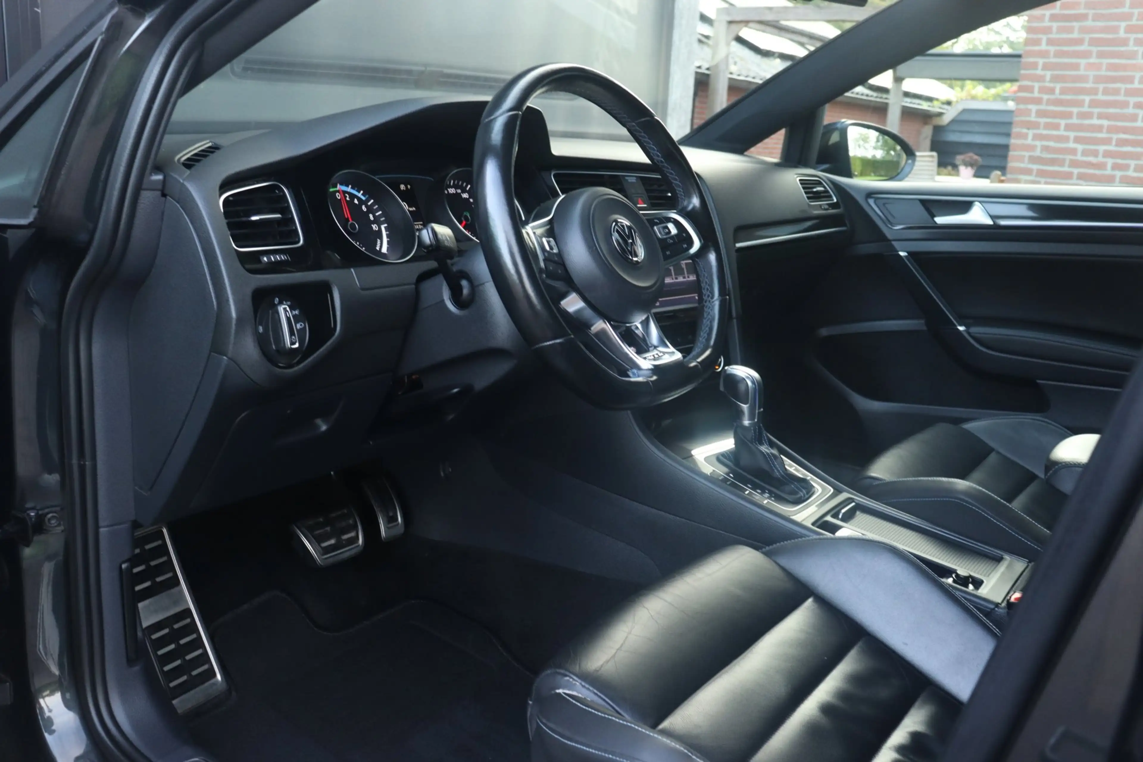 Volkswagen Golf GTE 1.4 TSI — photo 9