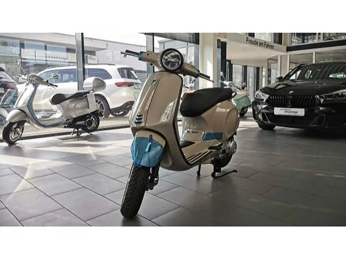 Vespa Primavera 50 S beige MJ 24 Cockpit Bej - 1