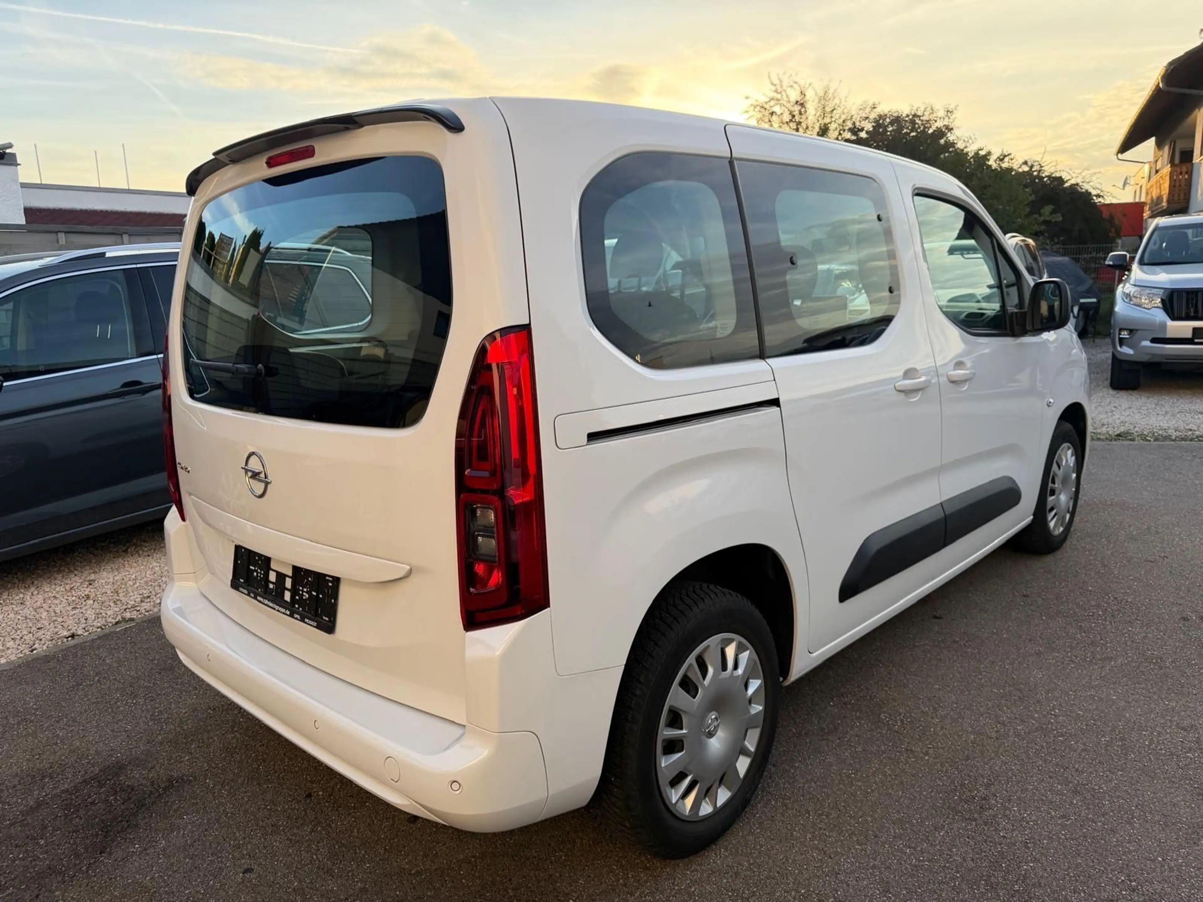 Opel Combo Life E Edition 180*CAM/20tkm/1.Hd — photo 3