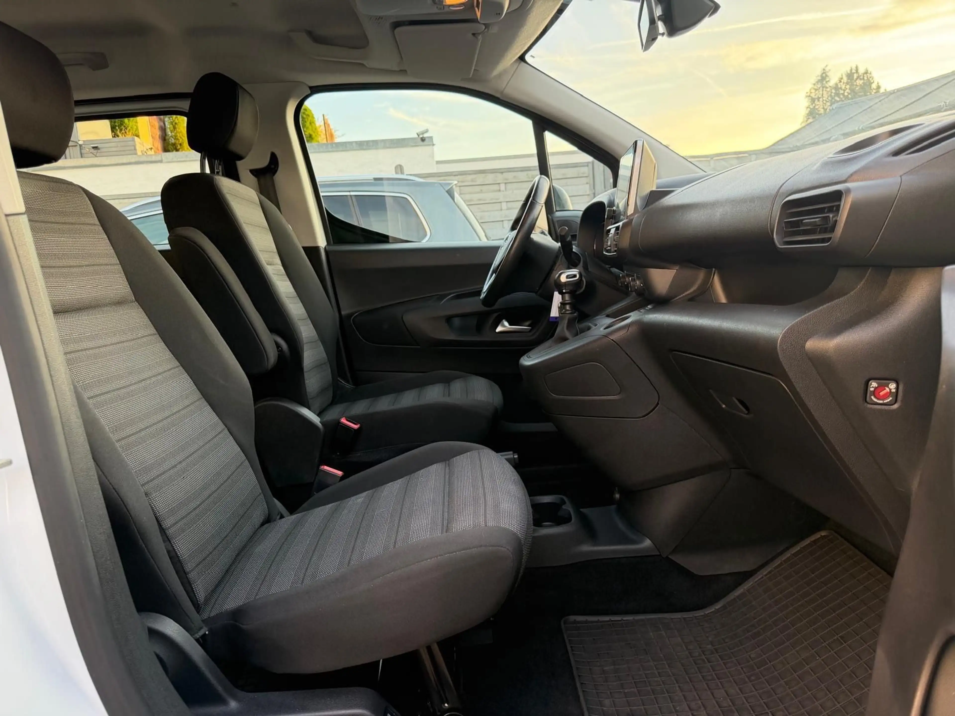 Opel Combo Life E Edition 180*CAM/20tkm/1.Hd — photo 6