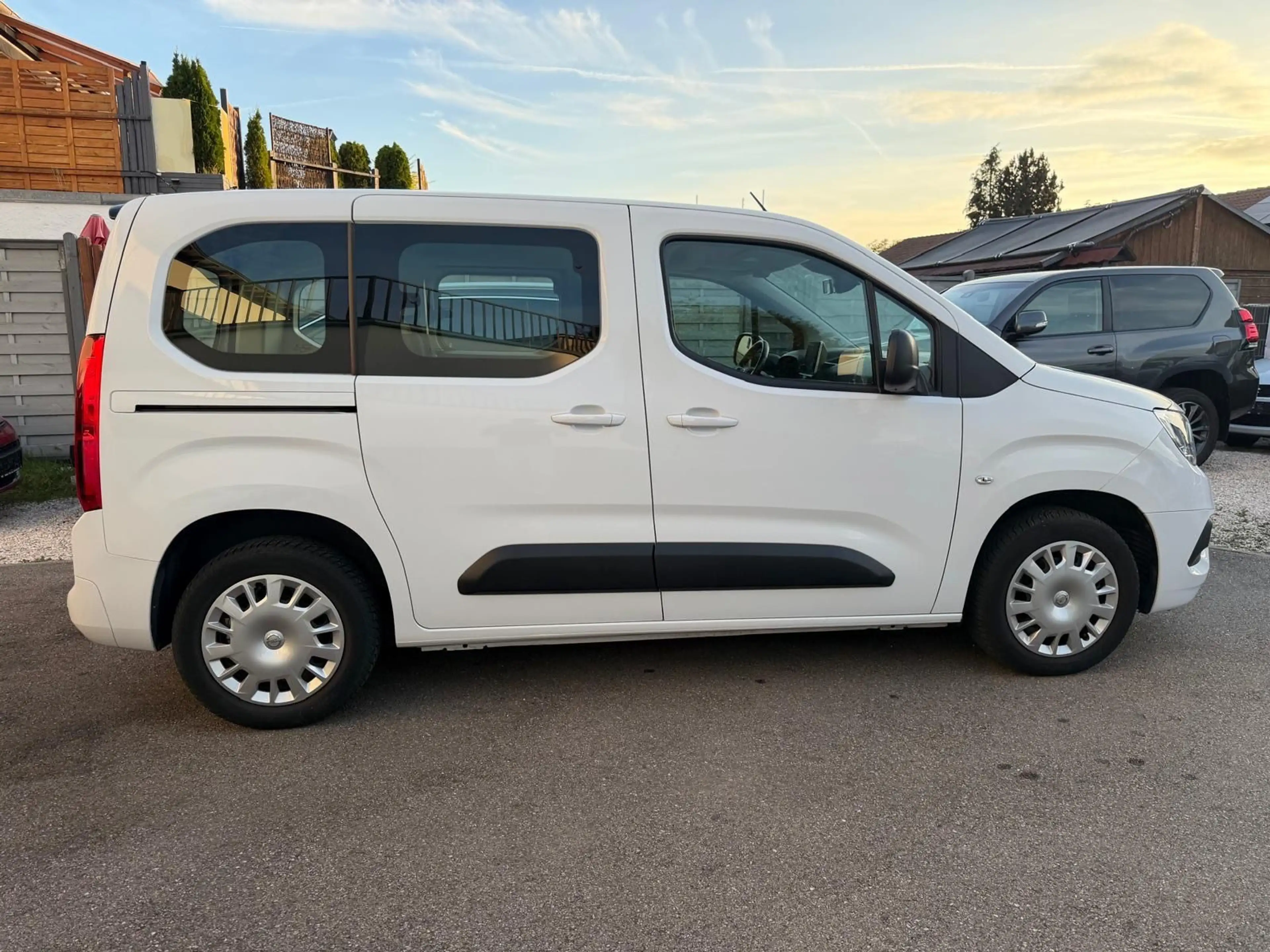 Opel Combo Life E Edition 180*CAM/20tkm/1.Hd — photo 5