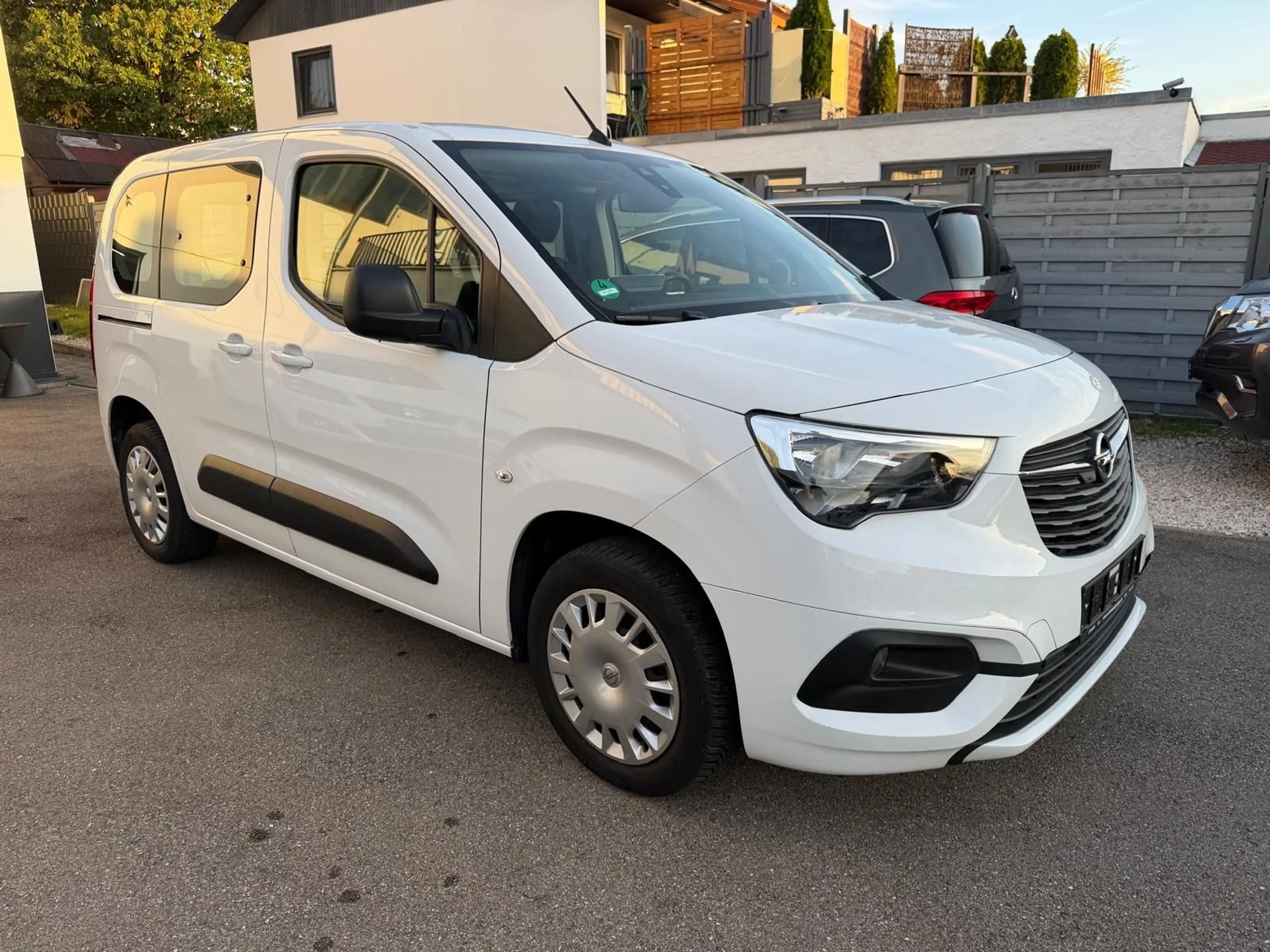 Opel Combo Life E Edition 180*CAM/20tkm/1.Hd