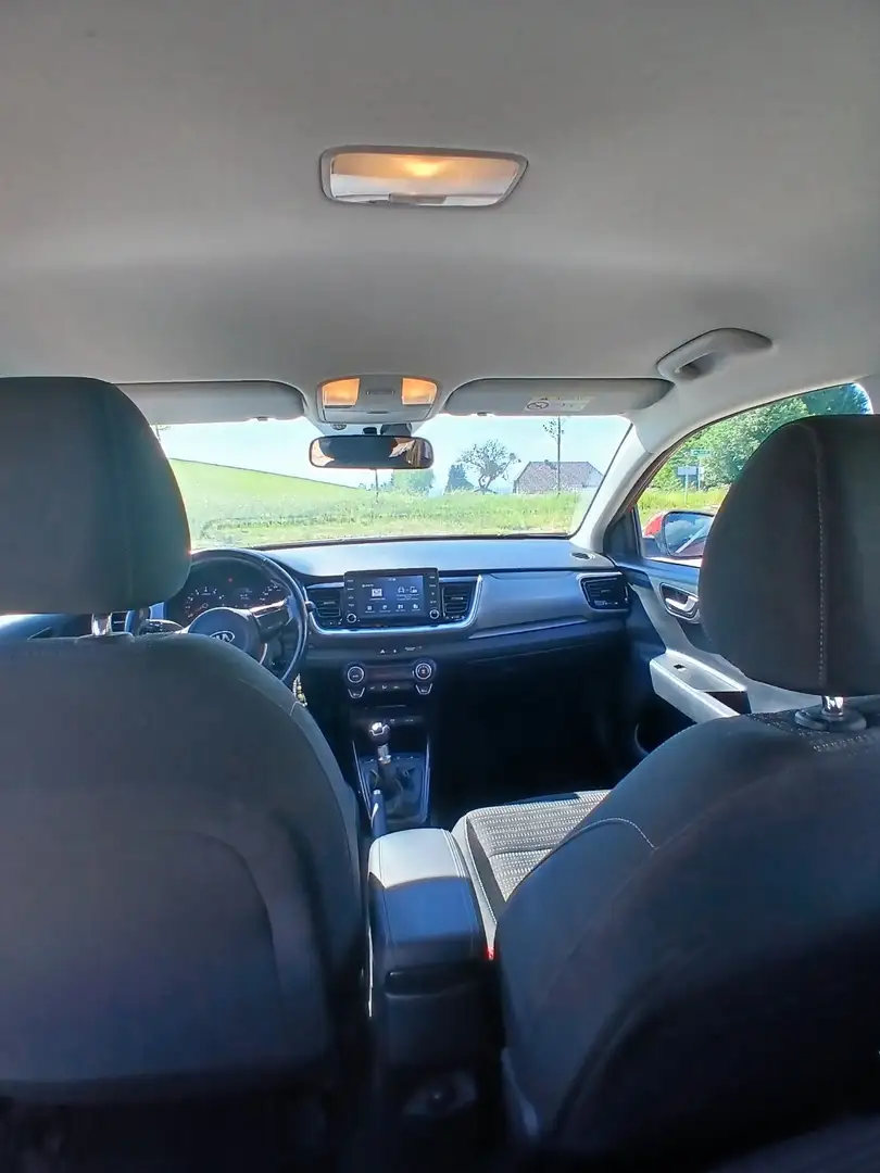 Kia Stonic 1,25 MPI ISG Silber - 2