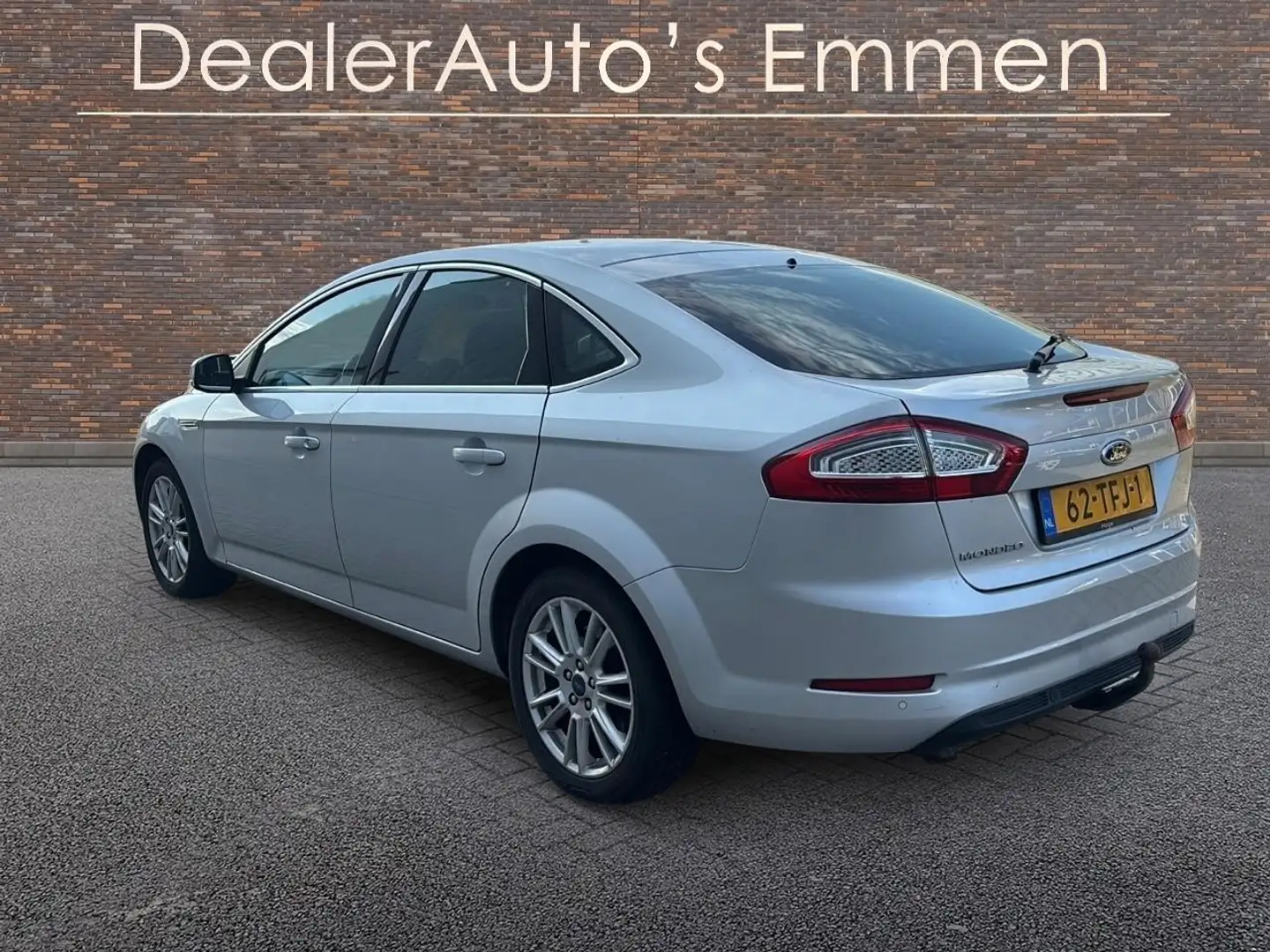 Ford Mondeo 1.6 EcoBoost Titanium Grau - 2