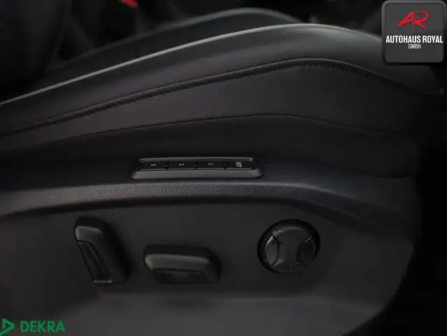 Volkswagen Tiguan view 12