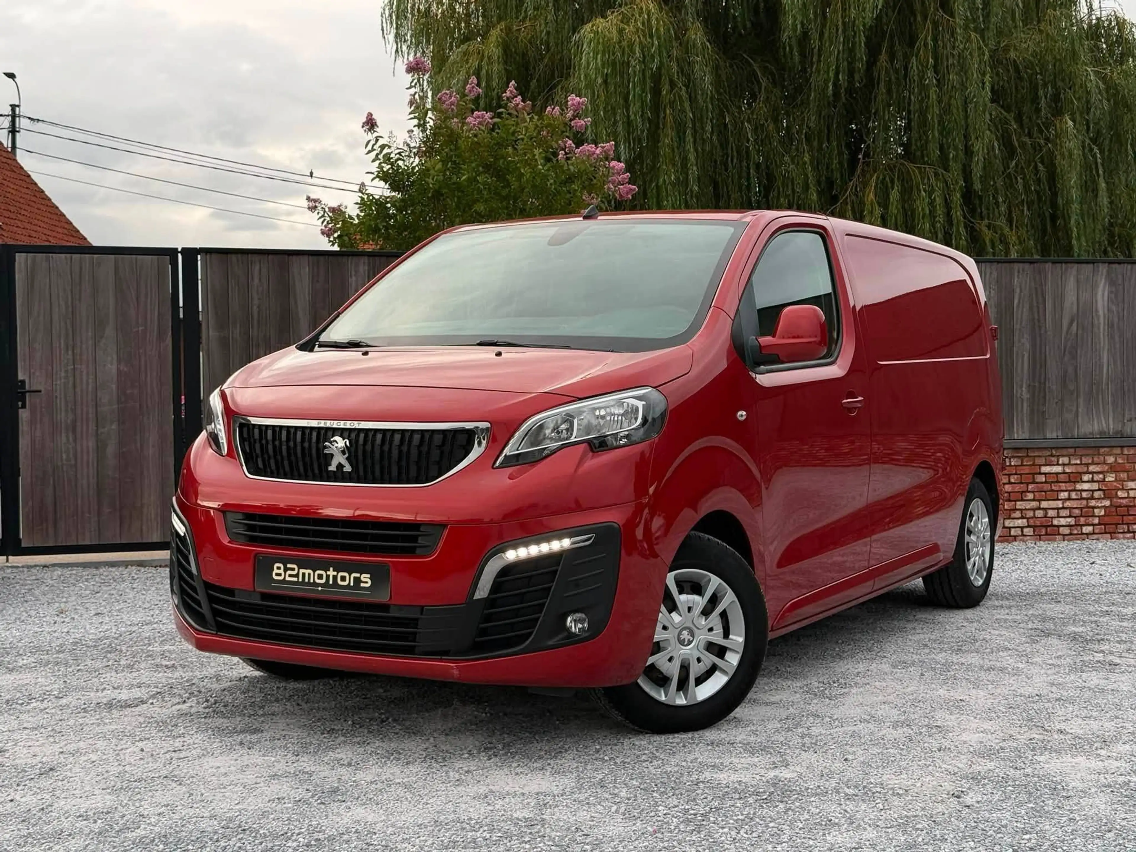 Peugeot Expert /2.0hdi/EAT8/89000km/trekhaak/camera/carplay/airco