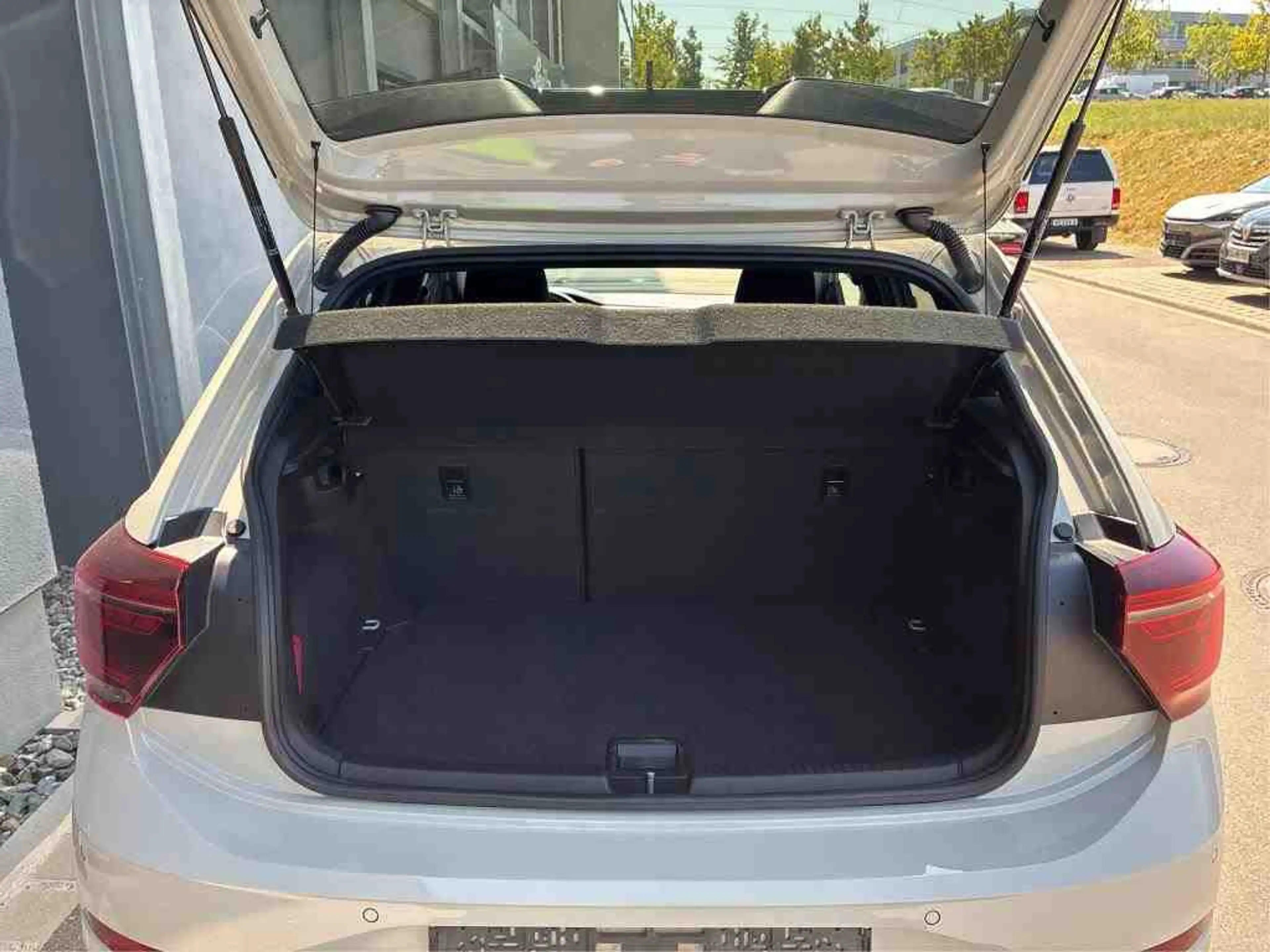 Volkswagen Polo GTI 2.0 TSI DSG ACC Travel Sitzh LED PDC — photo 7
