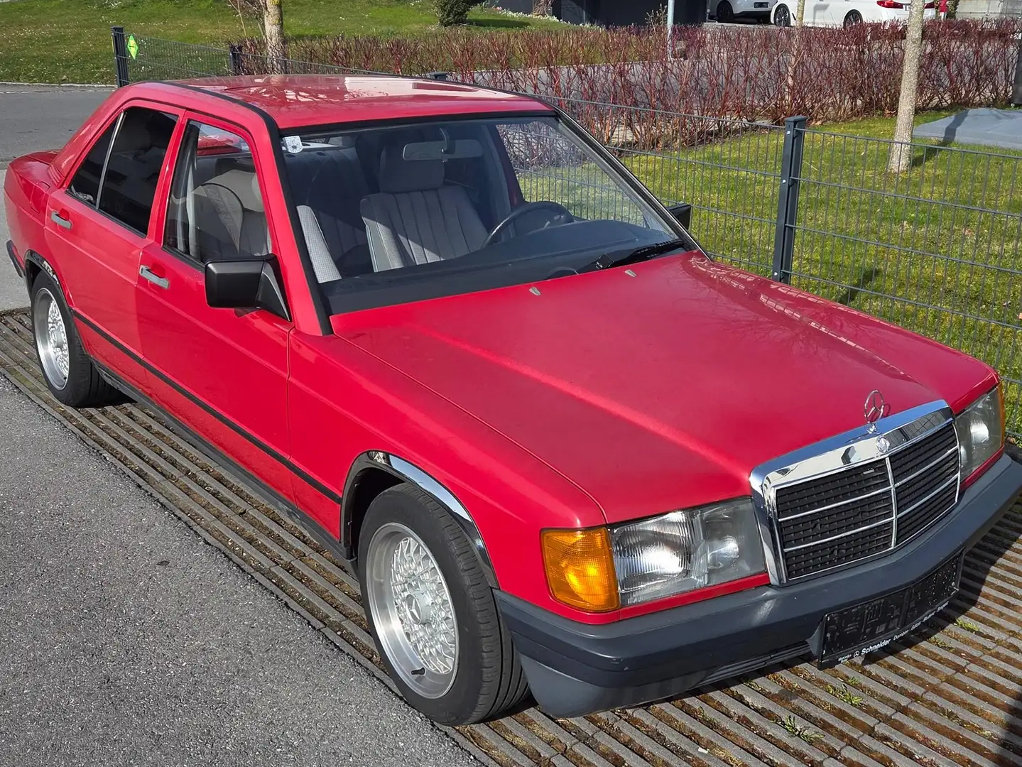 Mercedes-Benz 190 190 E 2,0 Rot - 1