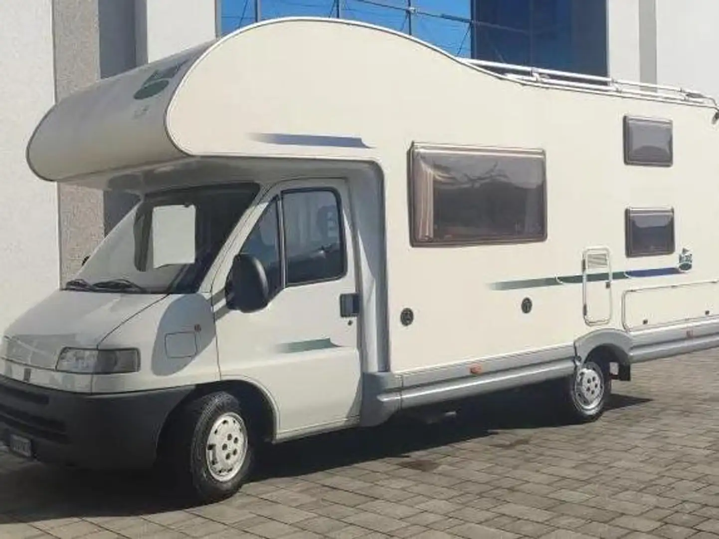 Caravans-Wohnm McLouis Glen 560 Mansardato Blanc - 1