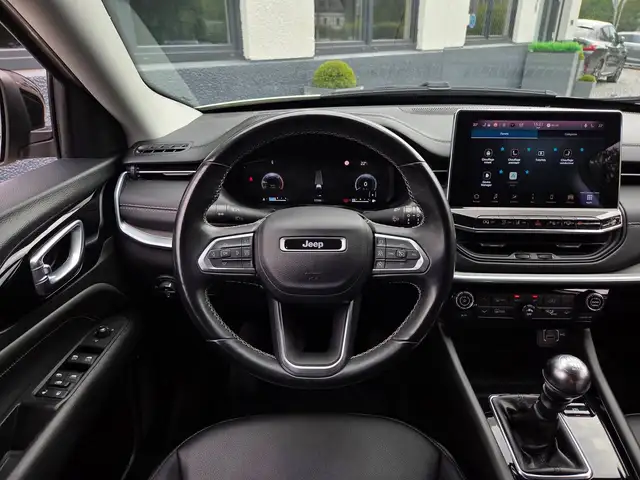 Jeep Compass view 13
