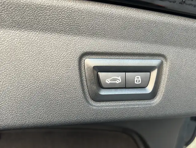 BMW 4 Series view 19