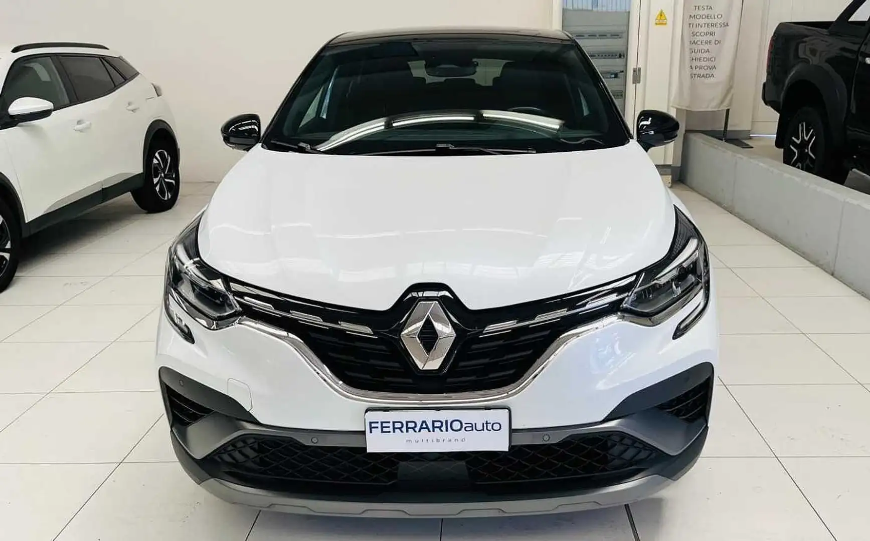 Renault Captur 2ª serie Plug-in Hybrid E-Tech 160 CV RS Line Bianco - 2
