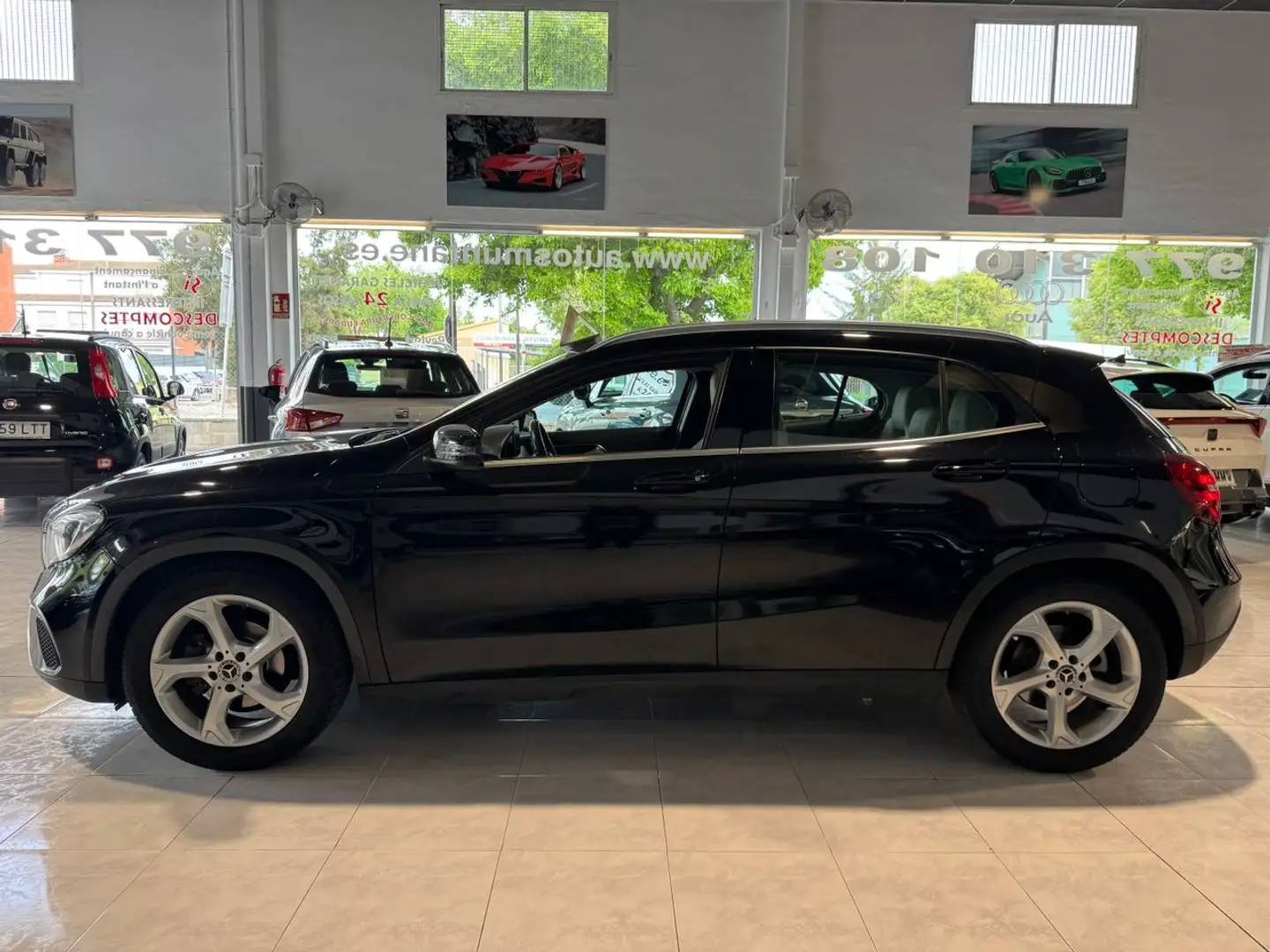 Mercedes-Benz GLA 200 200d Noir - 2