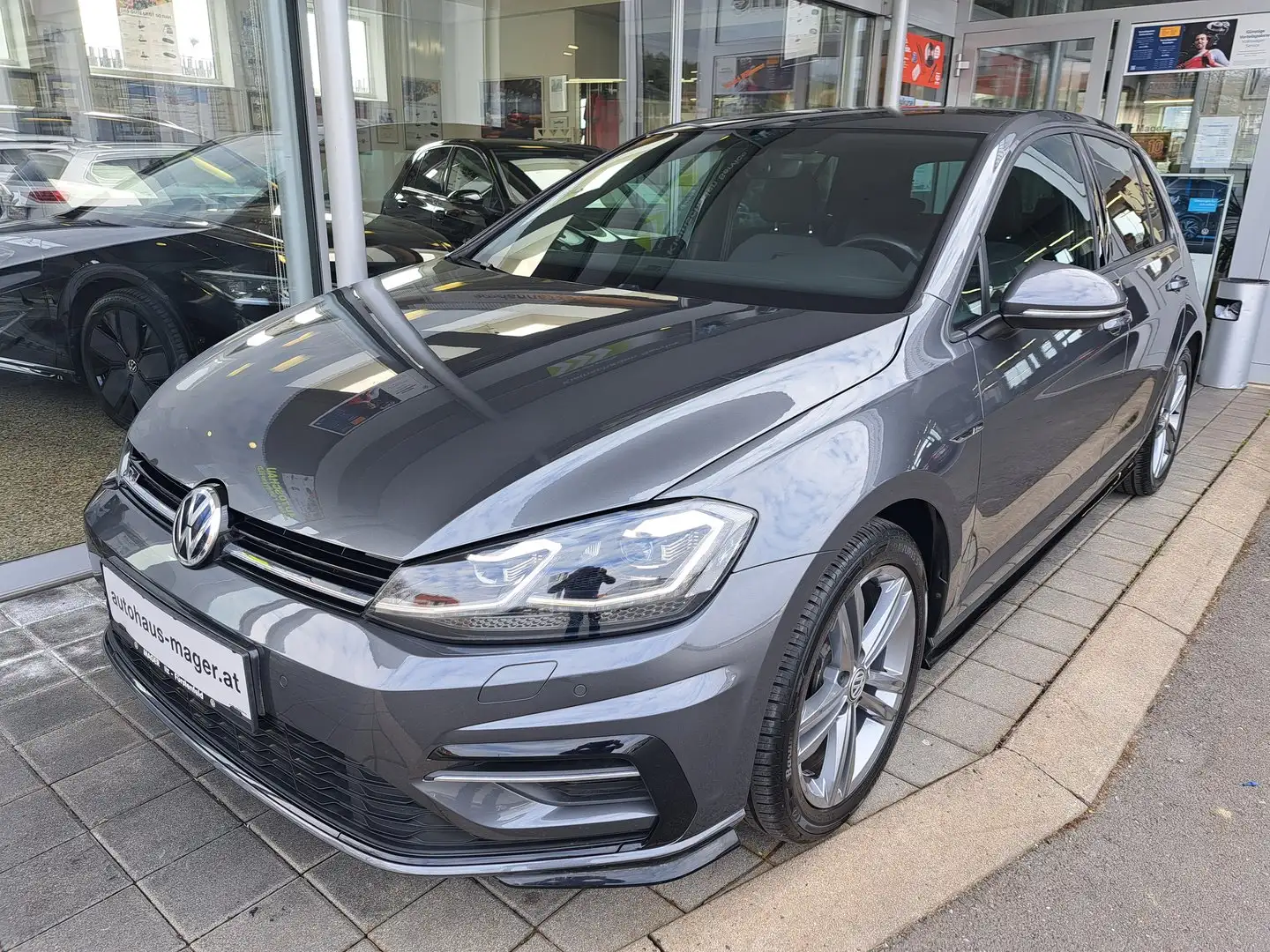 Volkswagen Golf Rabbit 1,5 TSI ACT DSG Grau - 1