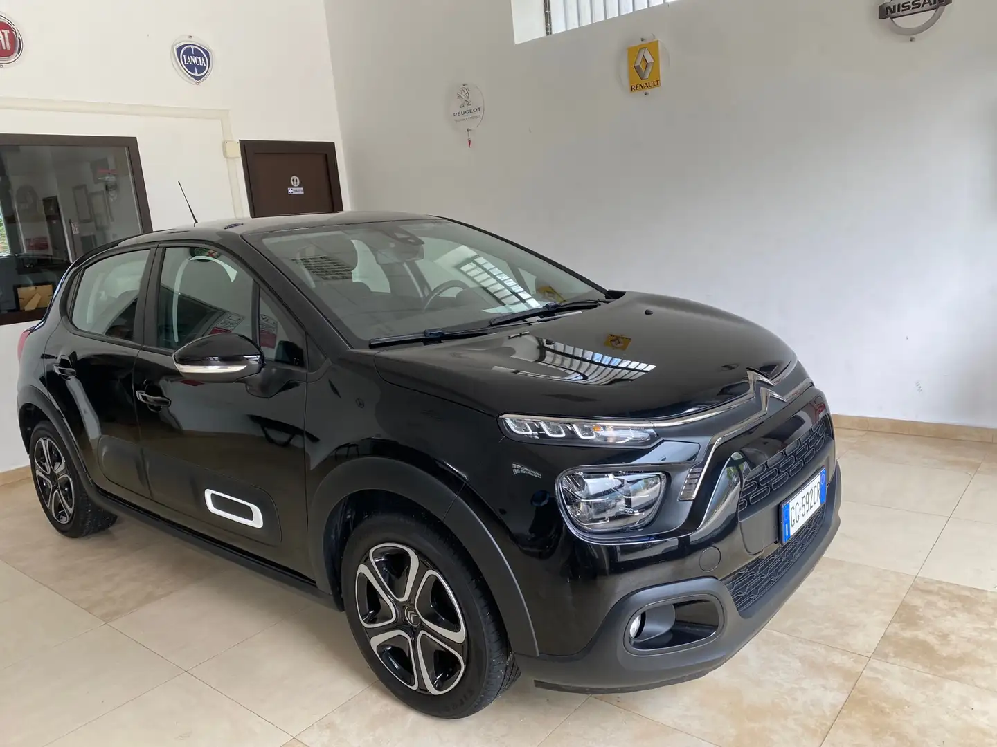 Citroen C3 1.2 puretech Shine Feel s&s 83cv neopatentati Noir - 2