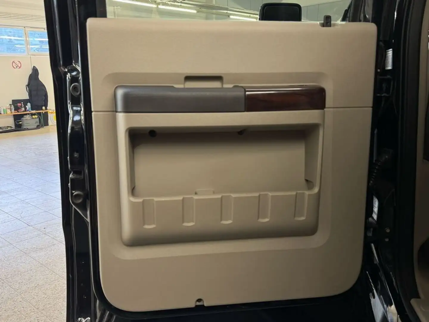 Ford F 450 Schwarz - 2