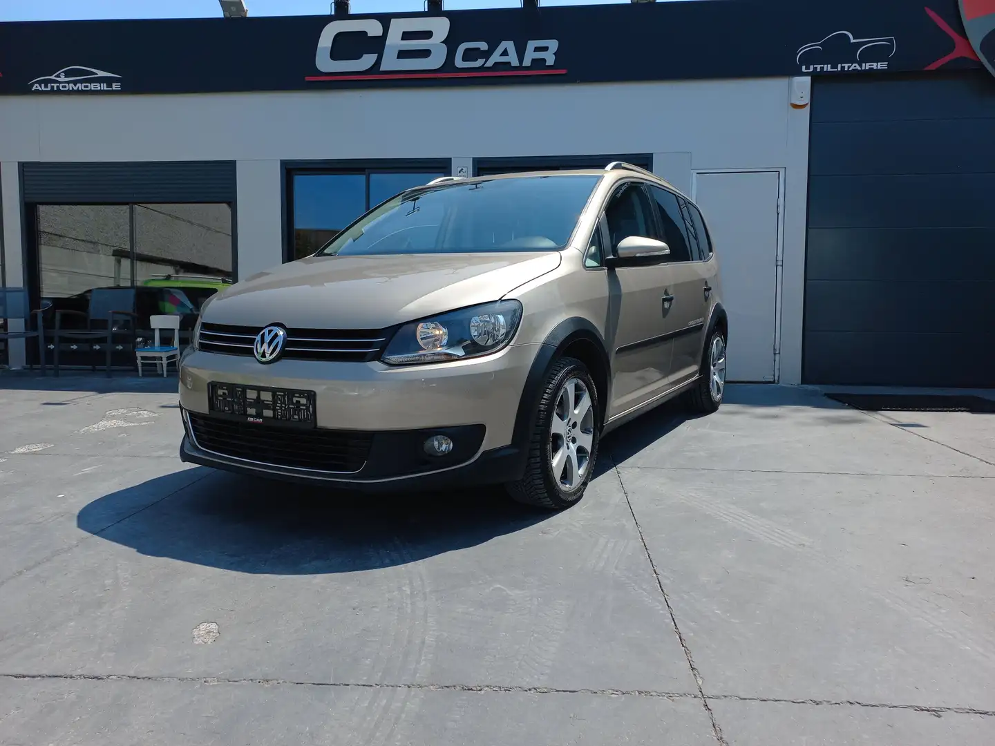 Volkswagen Touran 1.6 CR TDi Highline Beige - 1