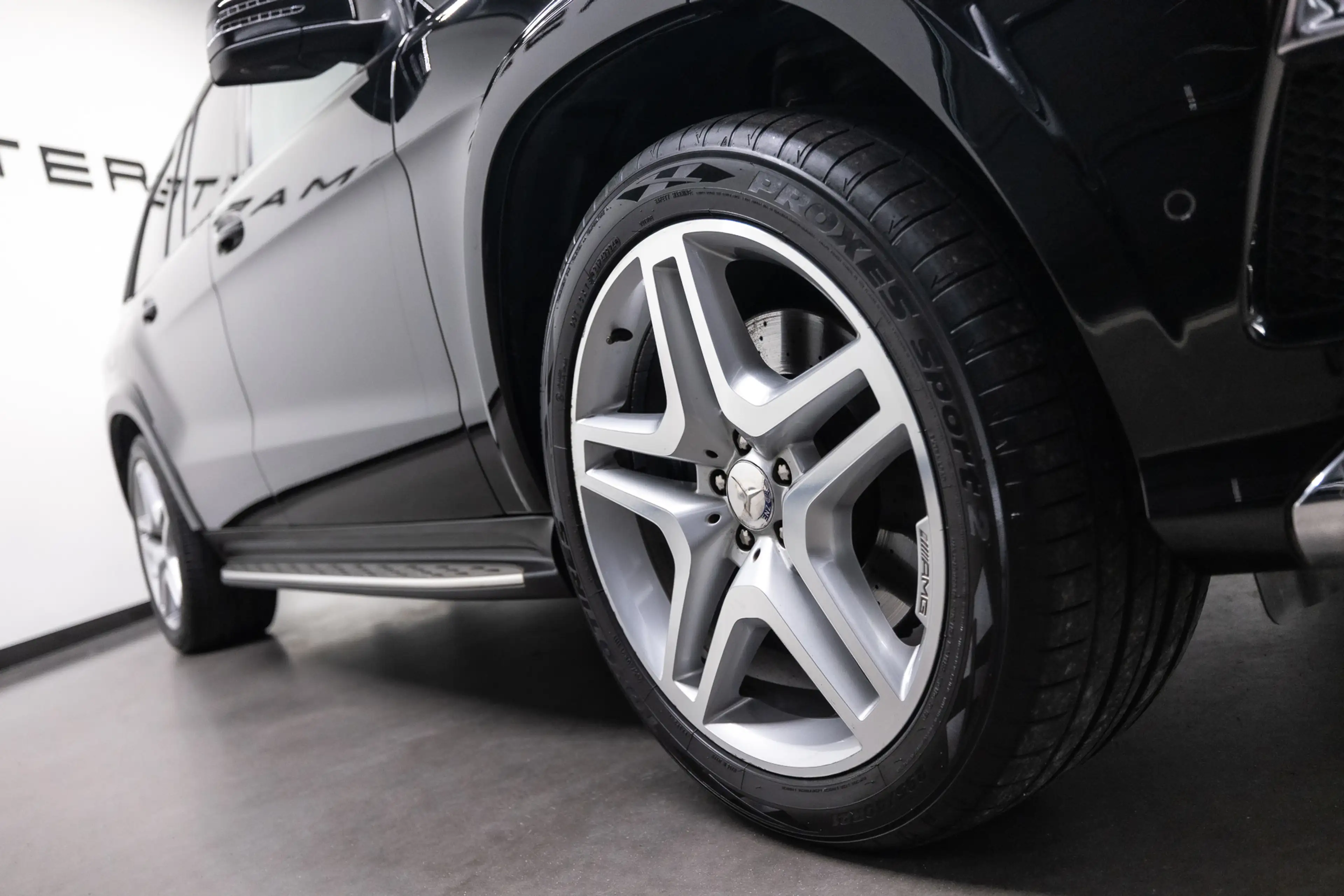 Mercedes-Benz GL 500 4-Matic — photo 17