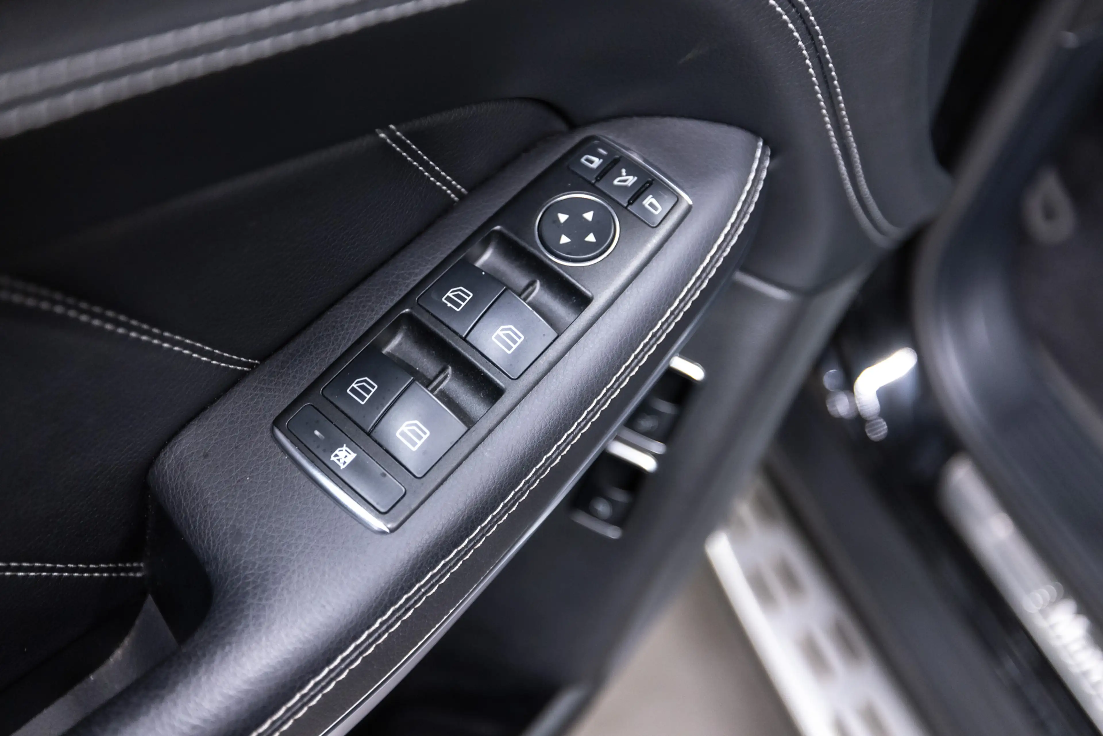 Mercedes-Benz GL 500 4-Matic — photo 22