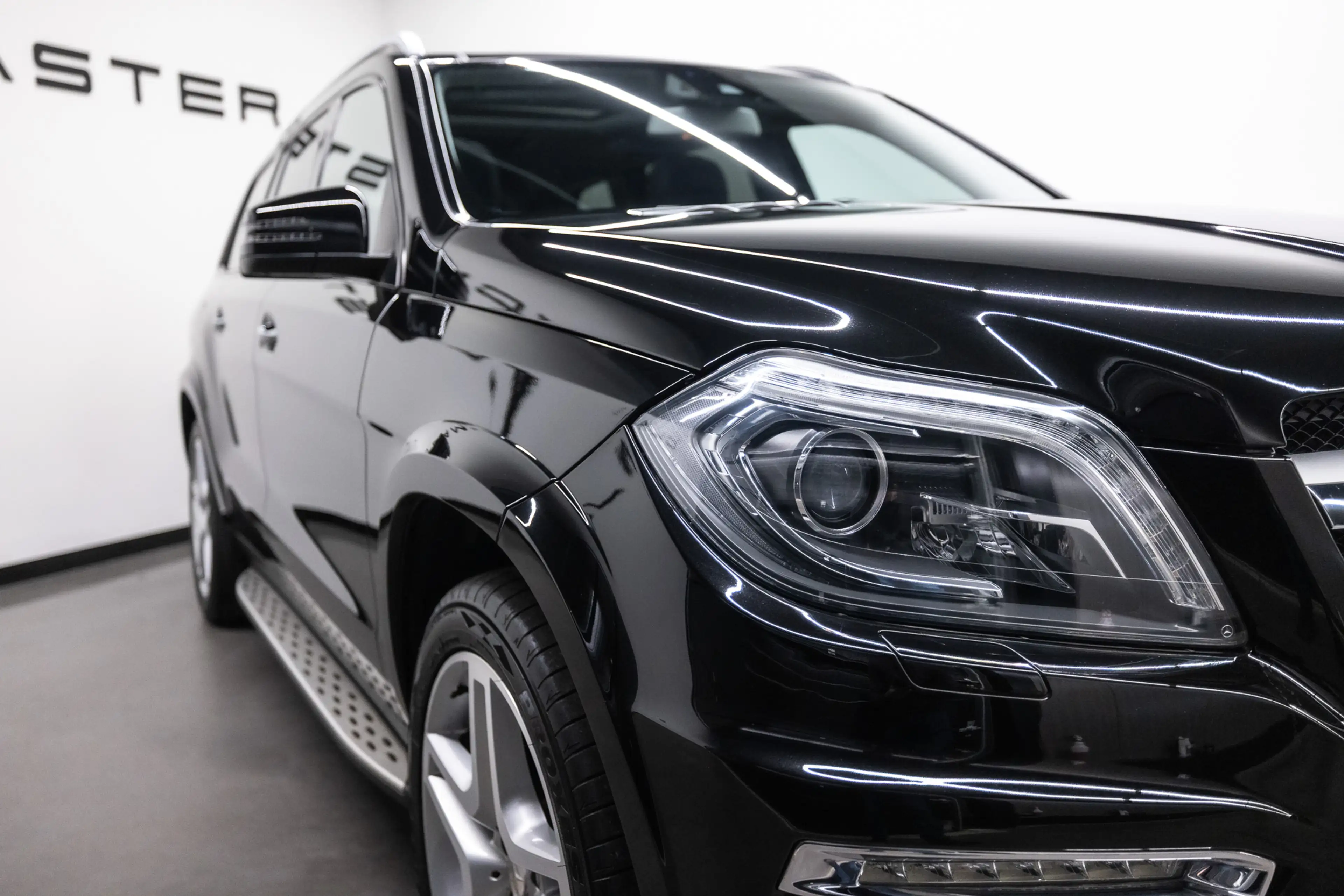 Mercedes-Benz GL 500 4-Matic — photo 15
