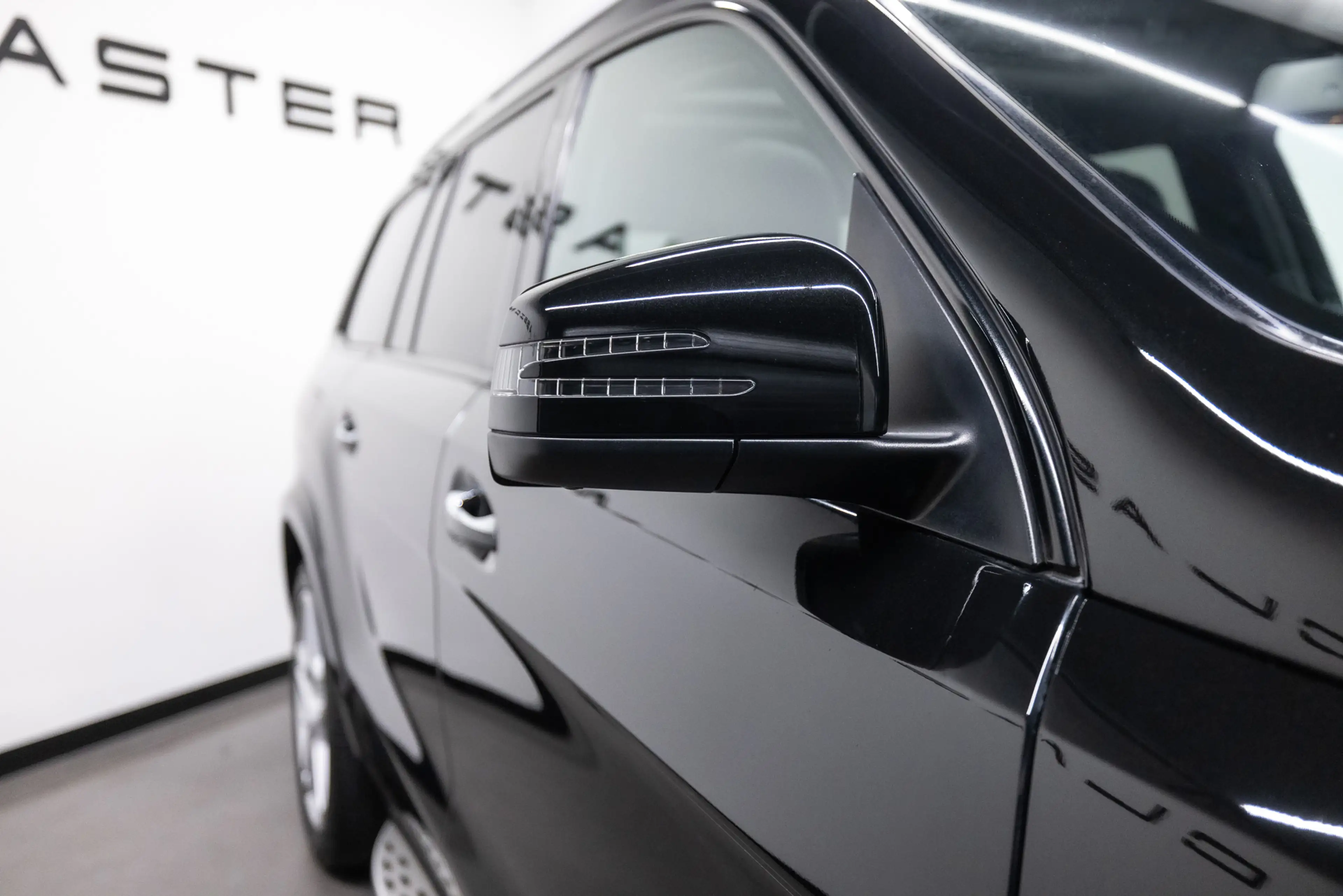 Mercedes-Benz GL 500 4-Matic — photo 13