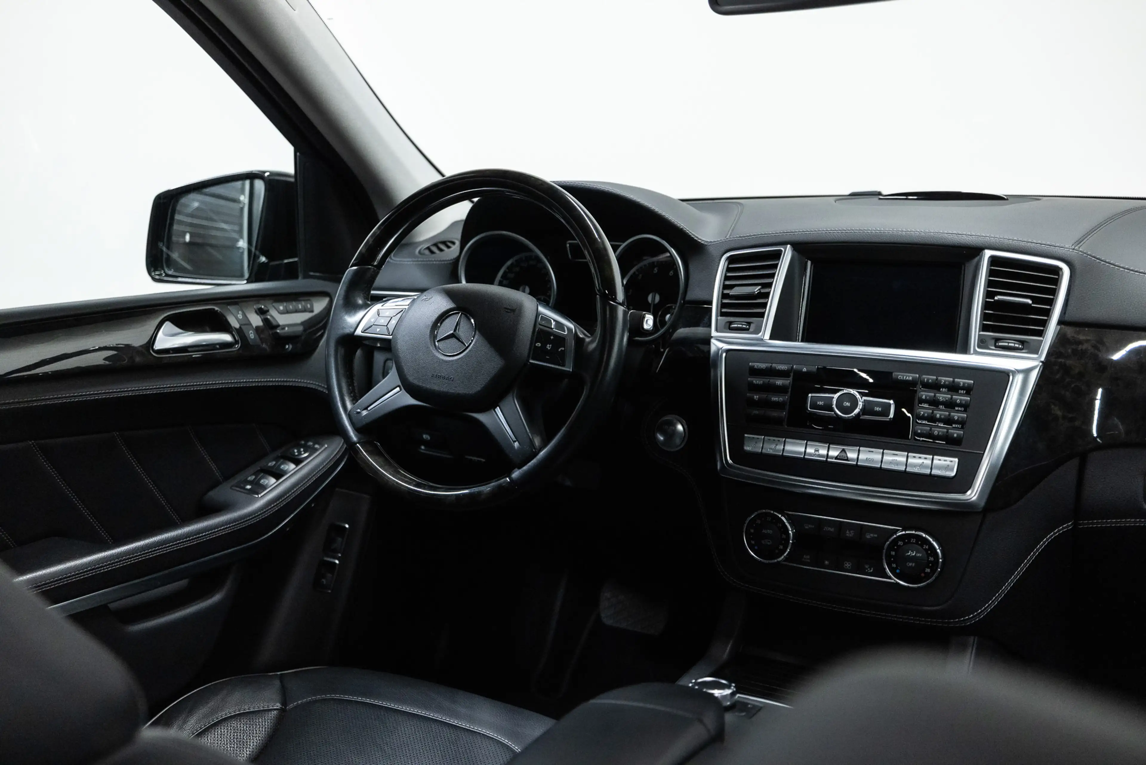 Mercedes-Benz GL 500 4-Matic — photo 34
